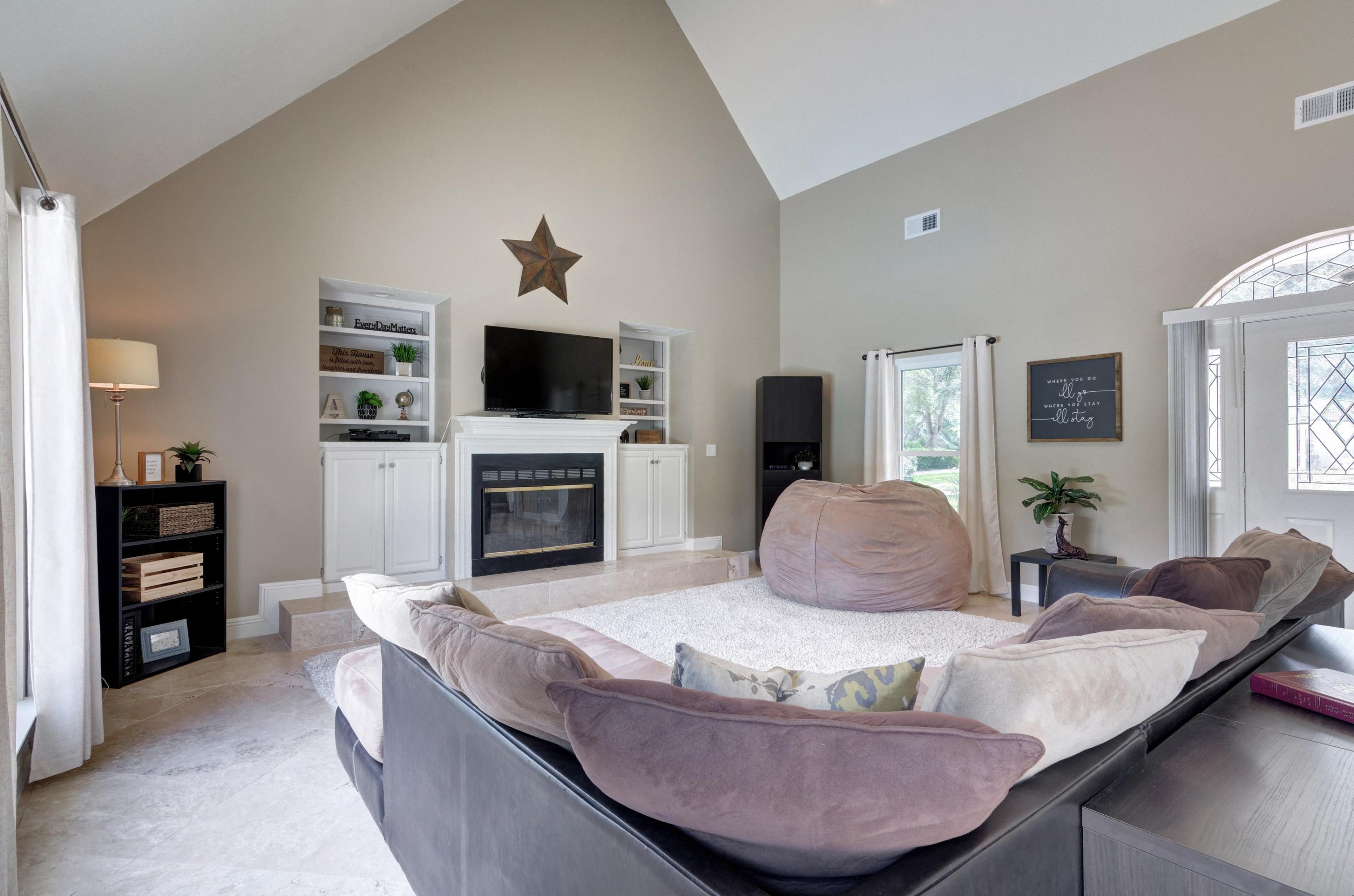 LAKE LORRAINE GARDENS - Residential