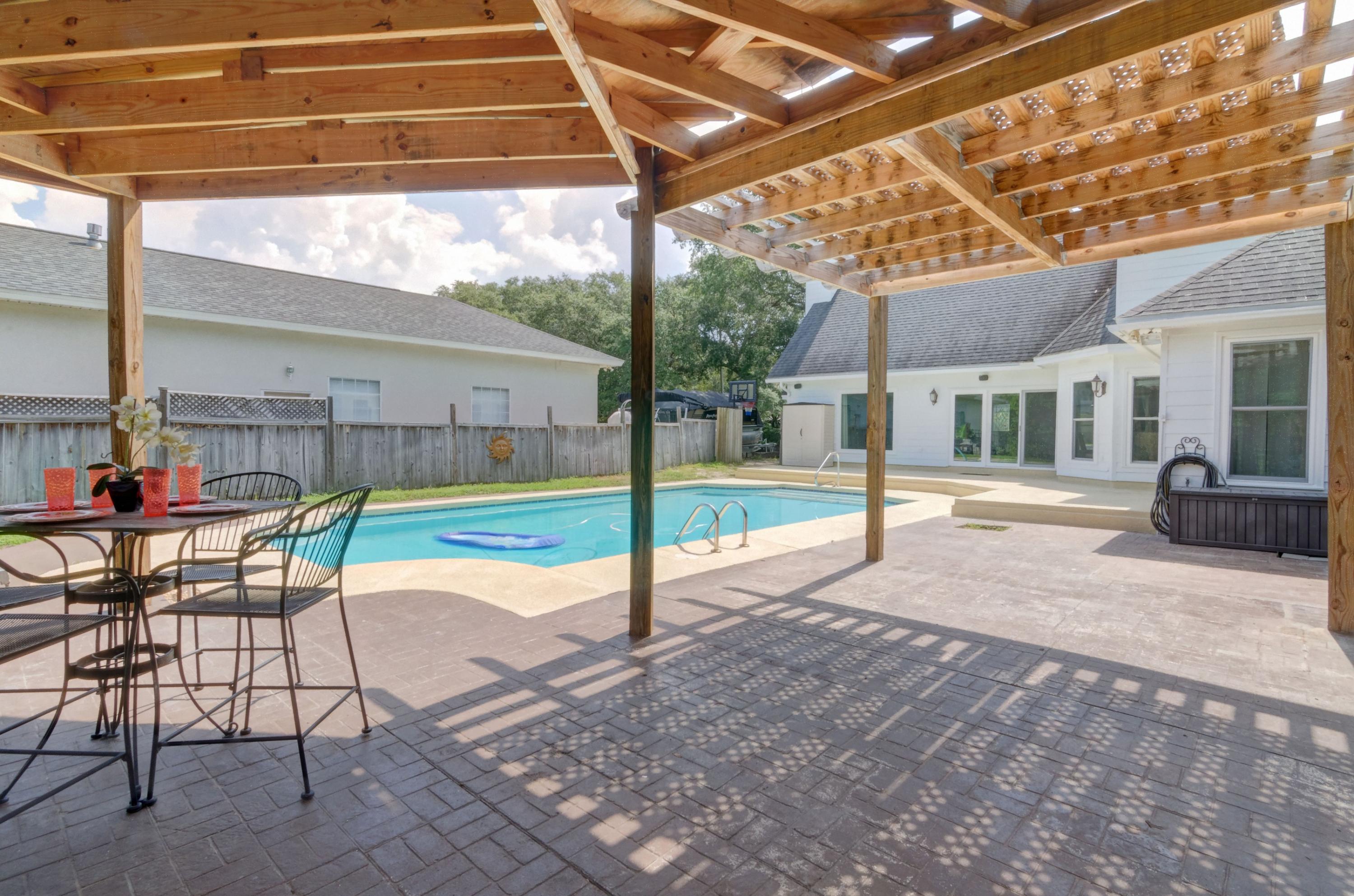 LAKE LORRAINE GARDENS - Residential