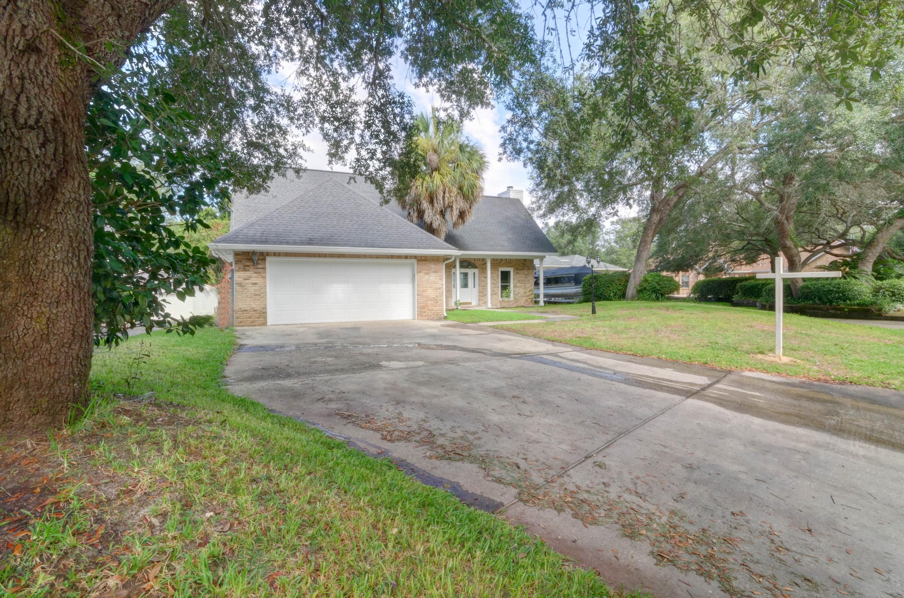 LAKE LORRAINE GARDENS - Residential