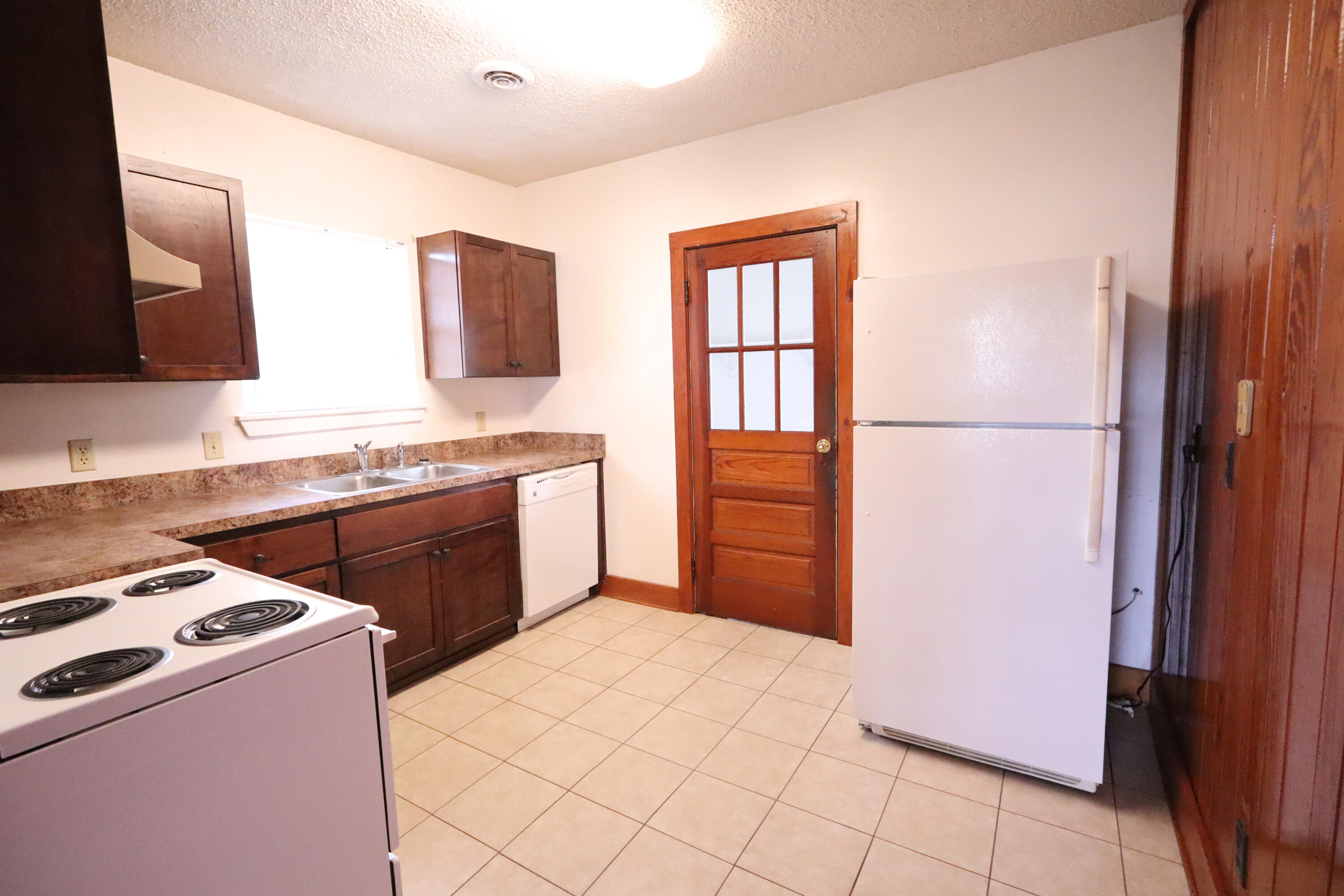 WYNNEHAVEN BEACH PATIO HOMES - Residential Lease