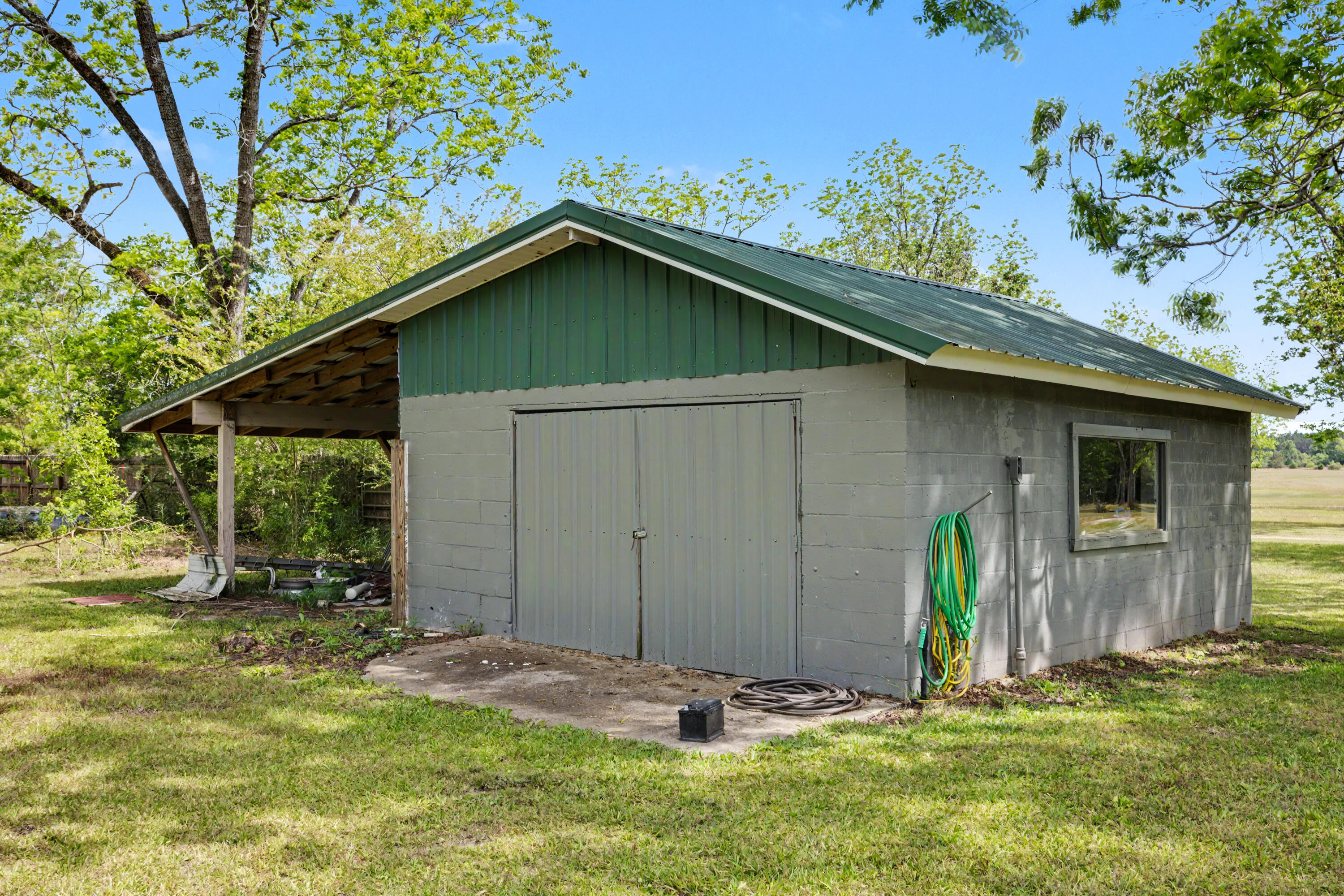 NO RECORDED SUBDIVISION - Residential