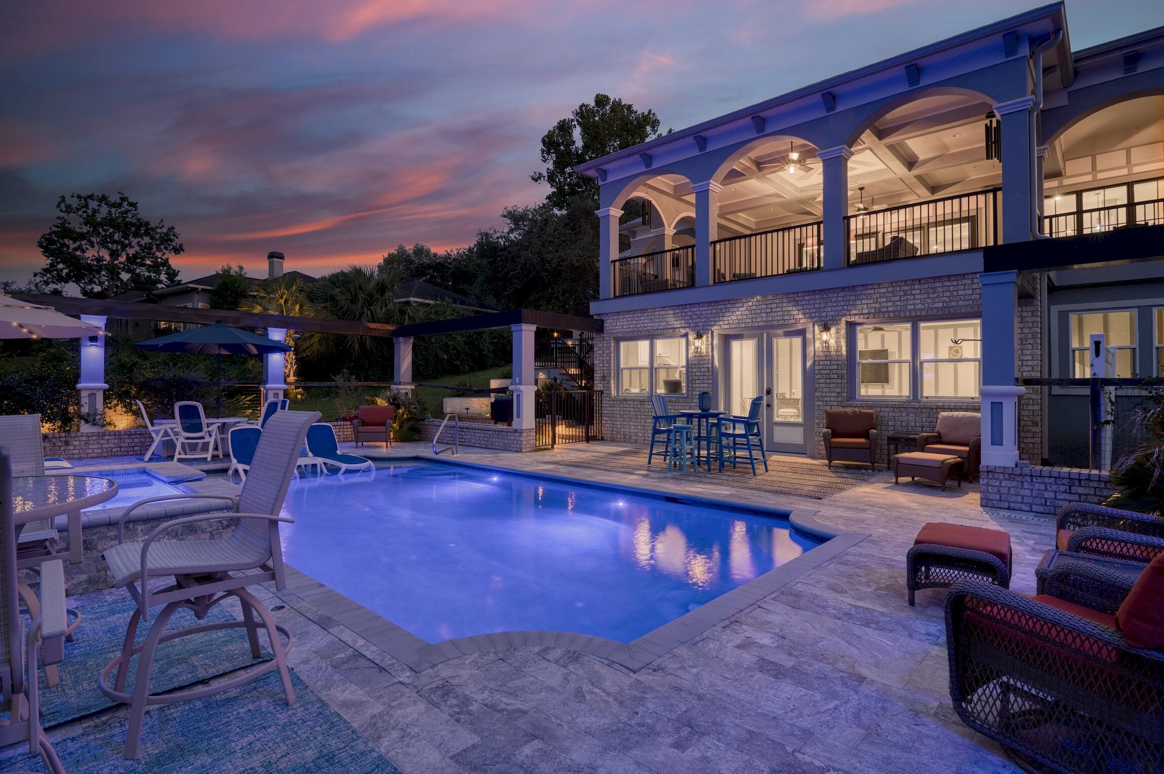 COUNTRY CLUB HILLS - Residential Lease