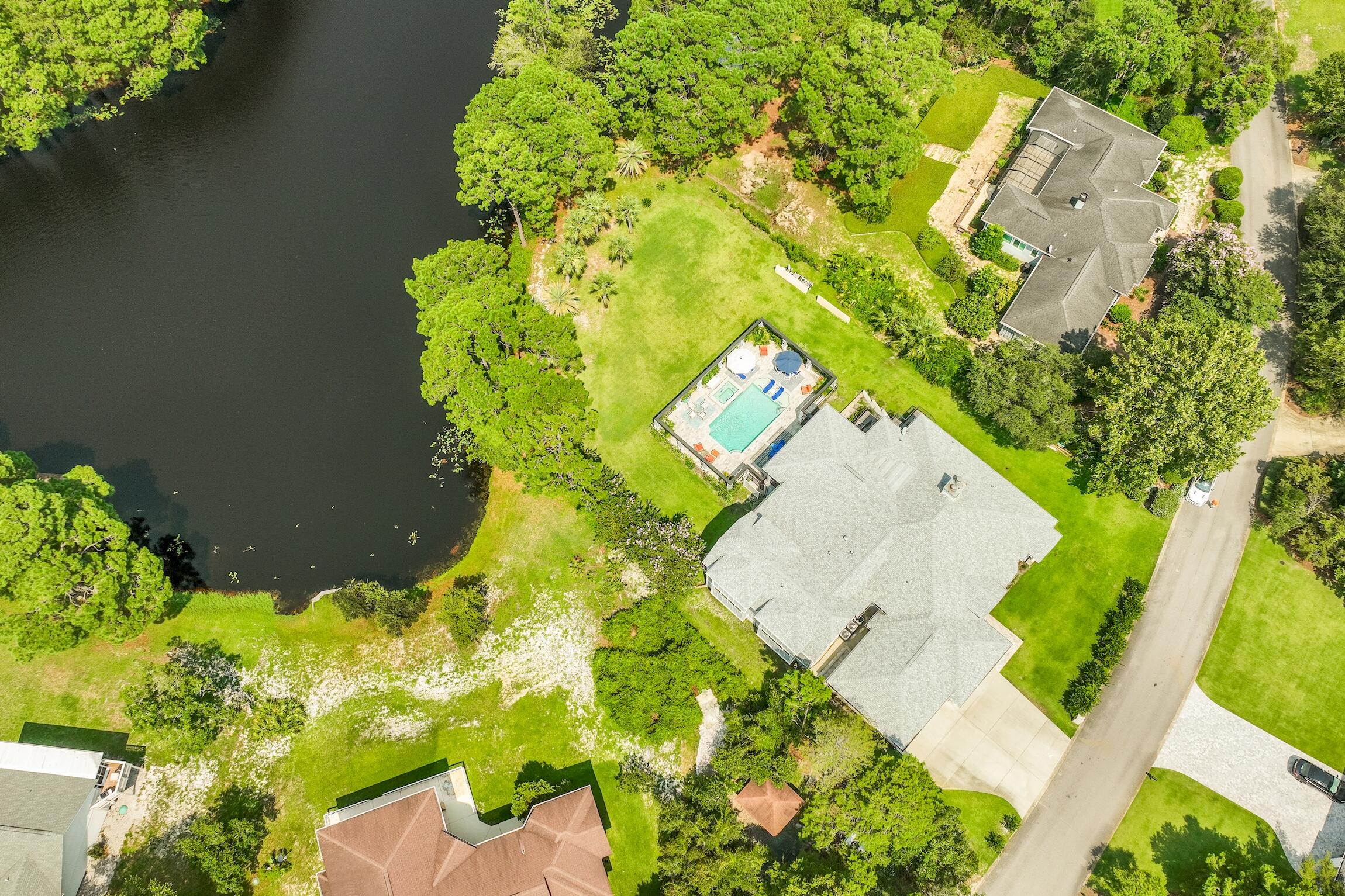 COUNTRY CLUB HILLS - Residential Lease