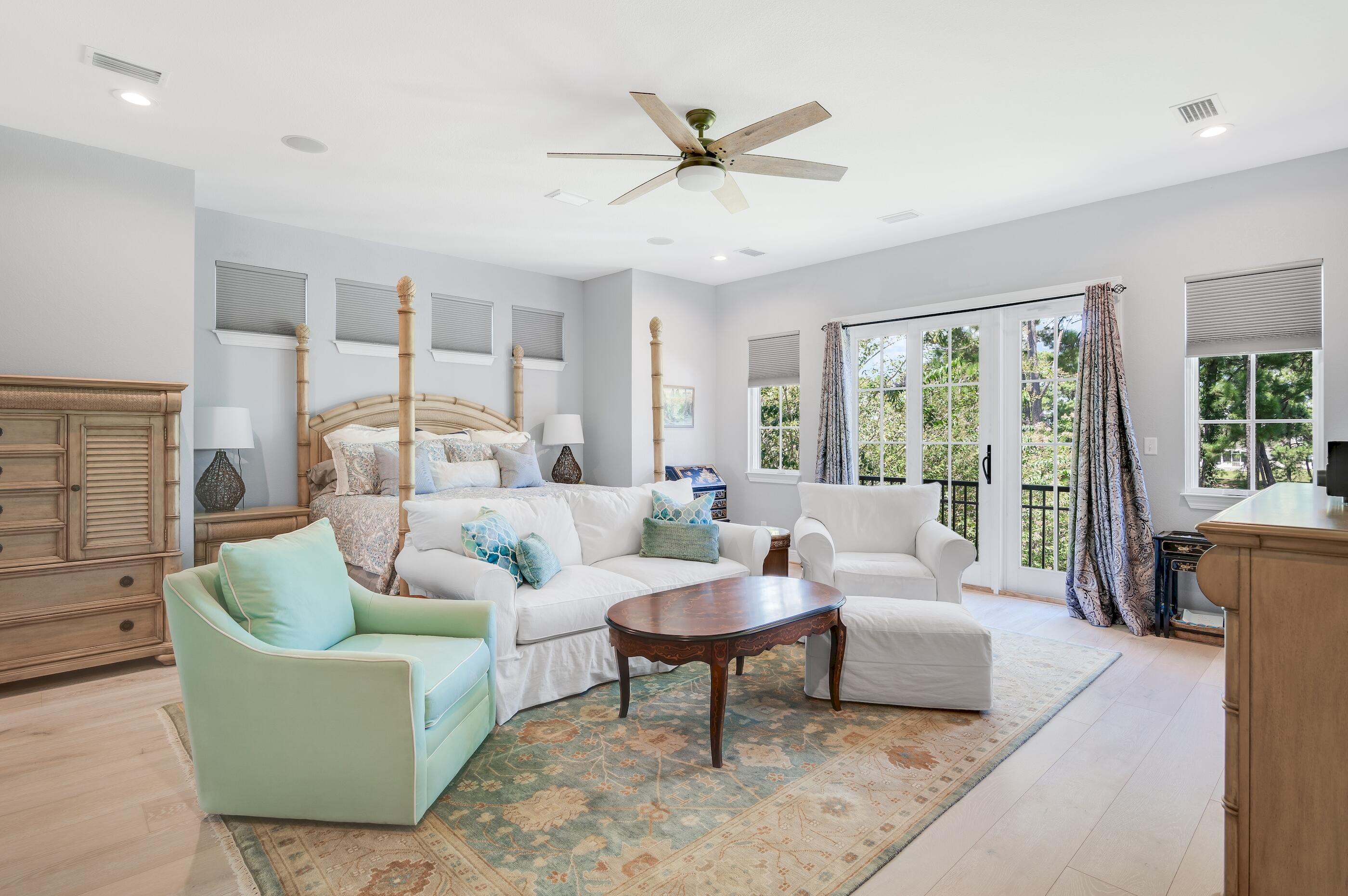 COUNTRY CLUB HILLS - Residential Lease