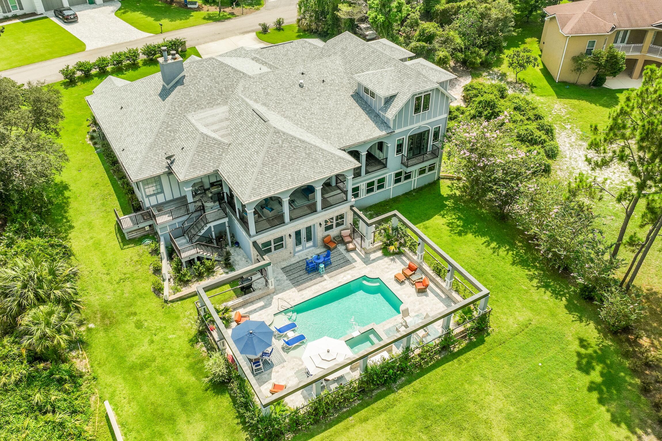 COUNTRY CLUB HILLS - Residential Lease
