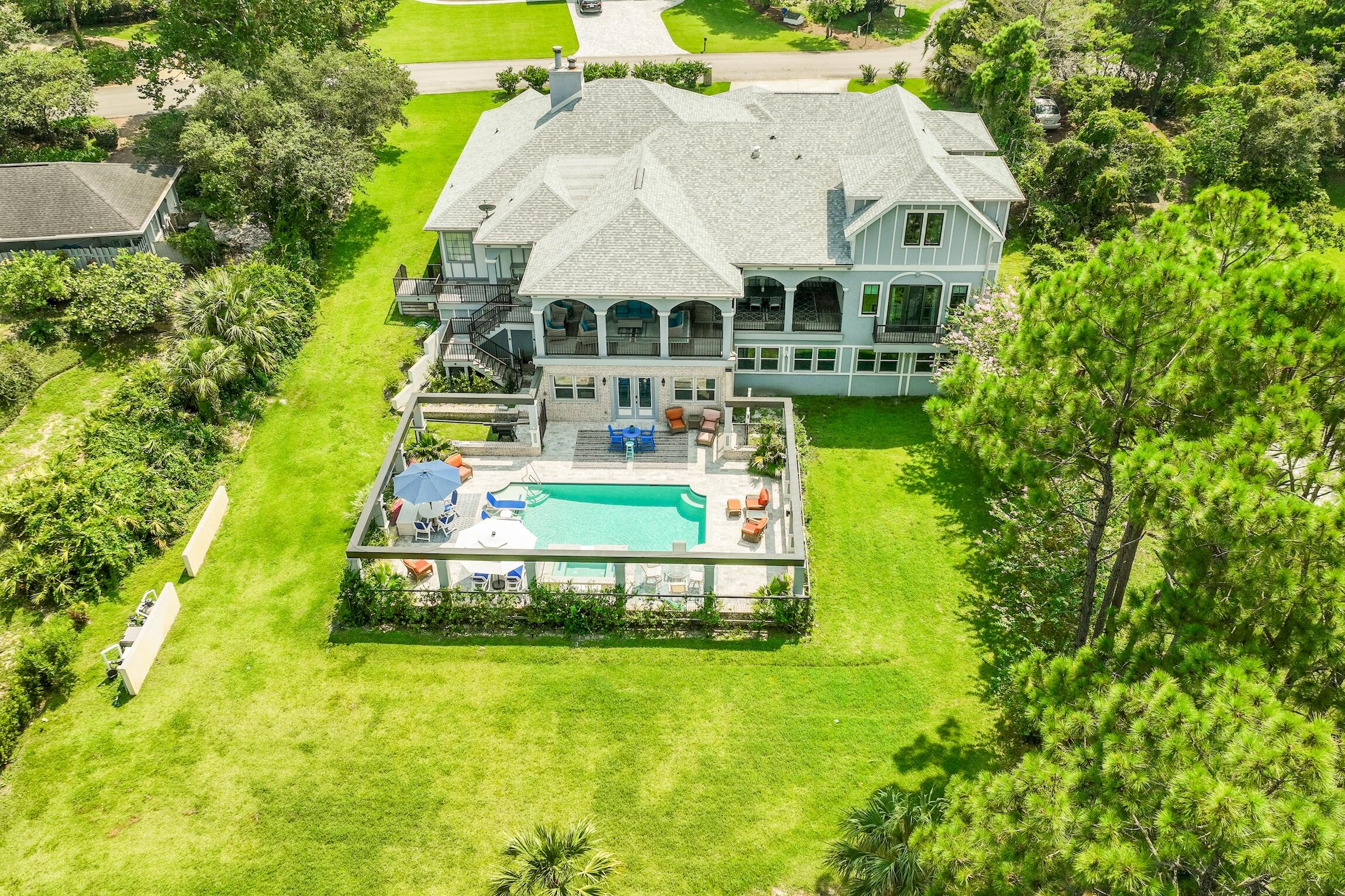 COUNTRY CLUB HILLS - Residential Lease