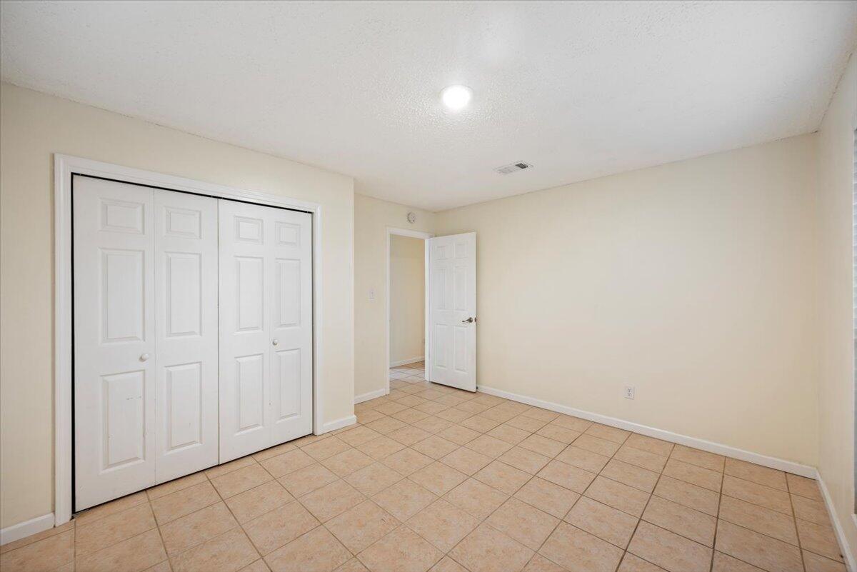 NORTHRIDGE - Residential