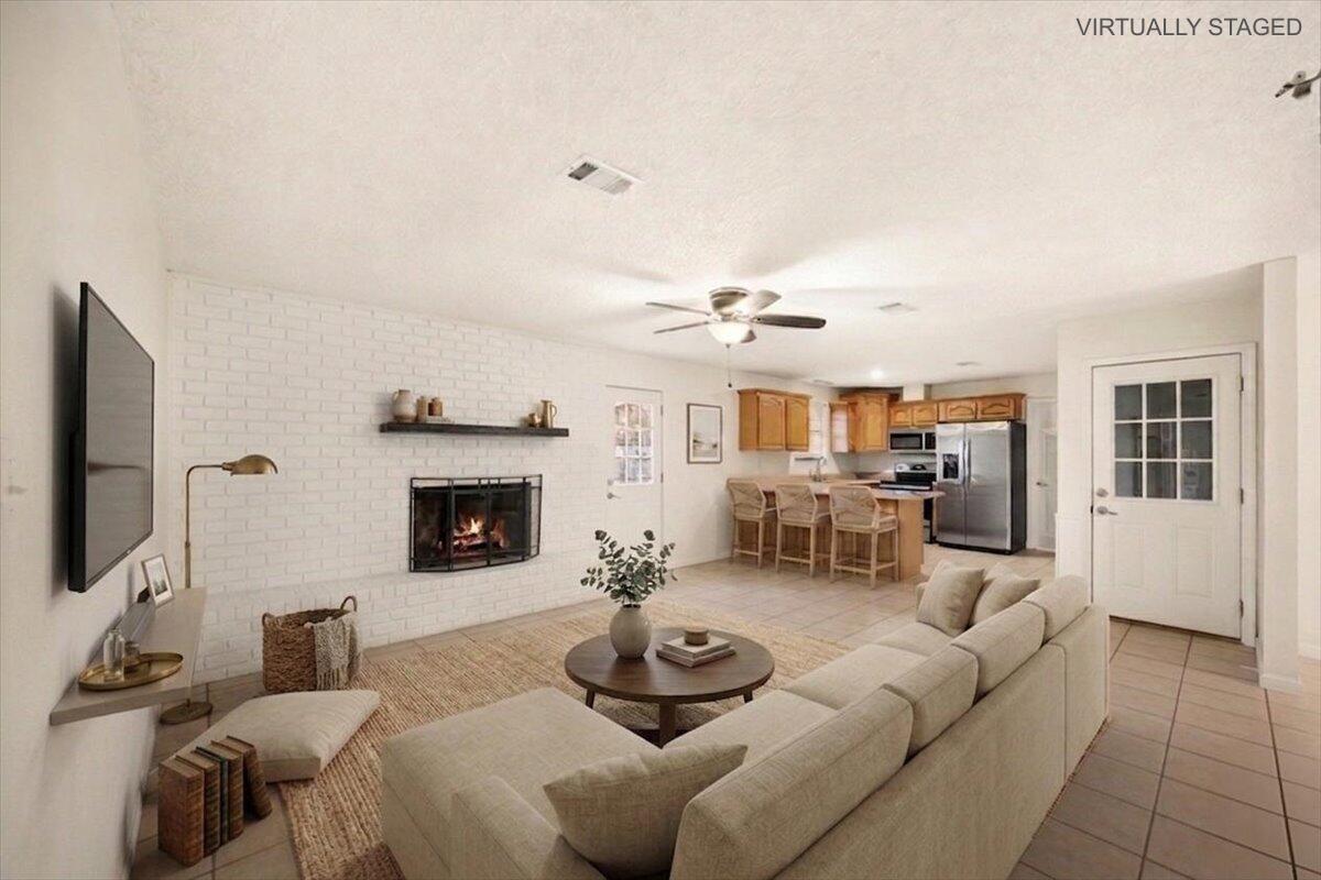 NORTHRIDGE - Residential