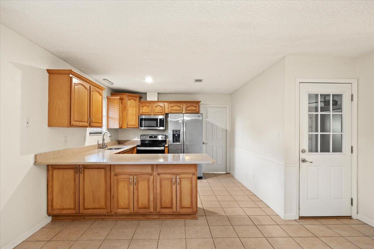 NORTHRIDGE - Residential