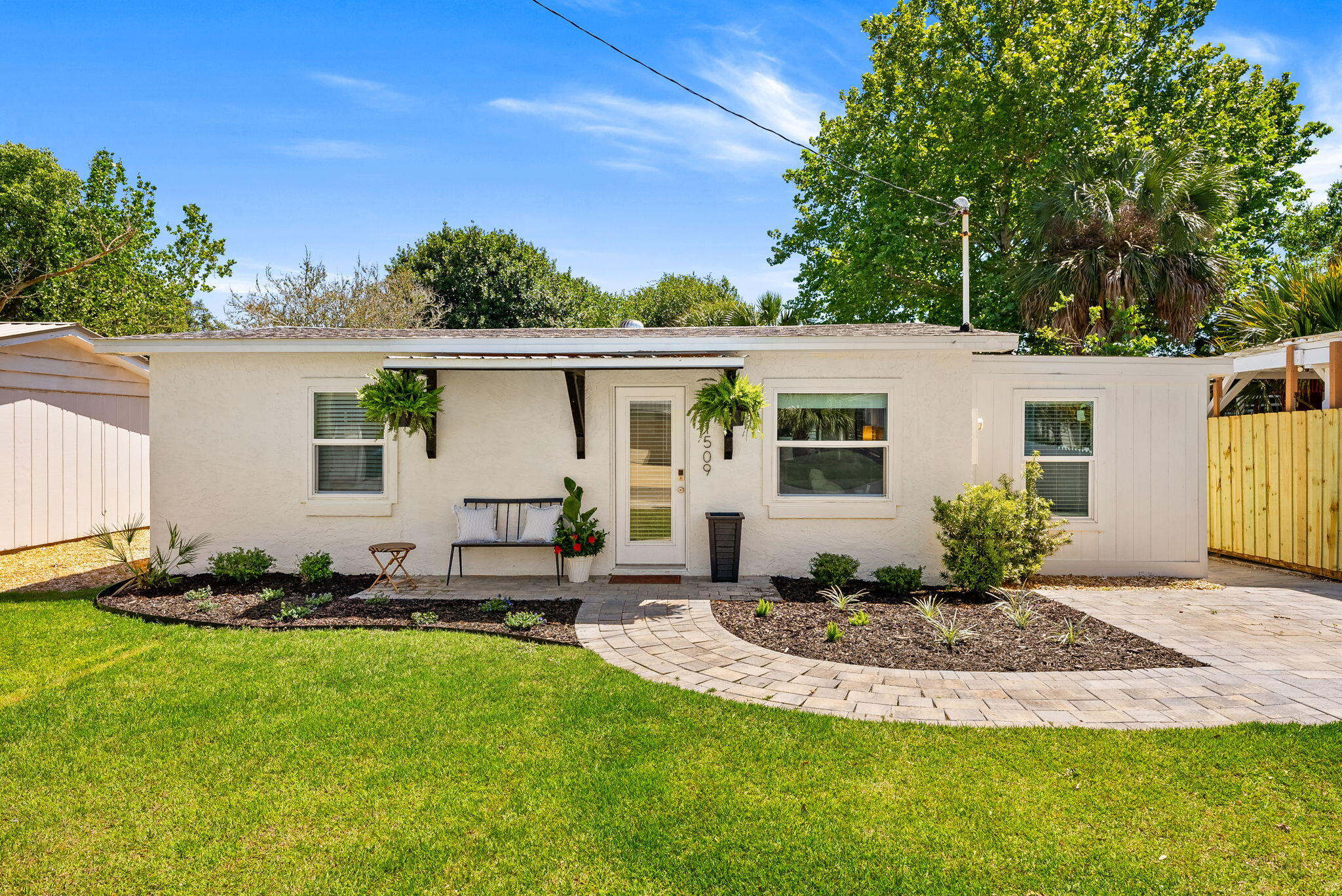 RIVIERA BEACH - Residential