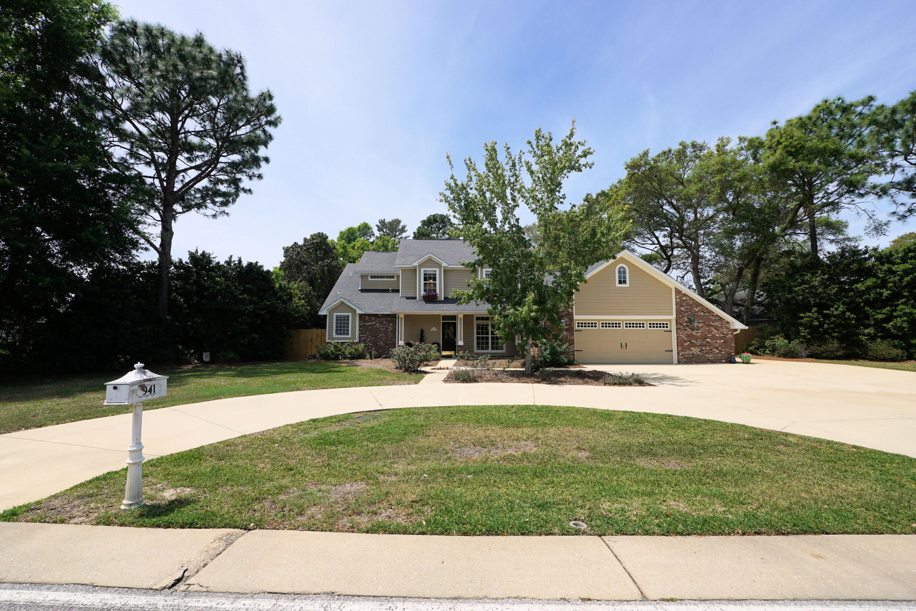 ROCKY BAYOU COUNTRY CLUB ESTATES 10 - Residential