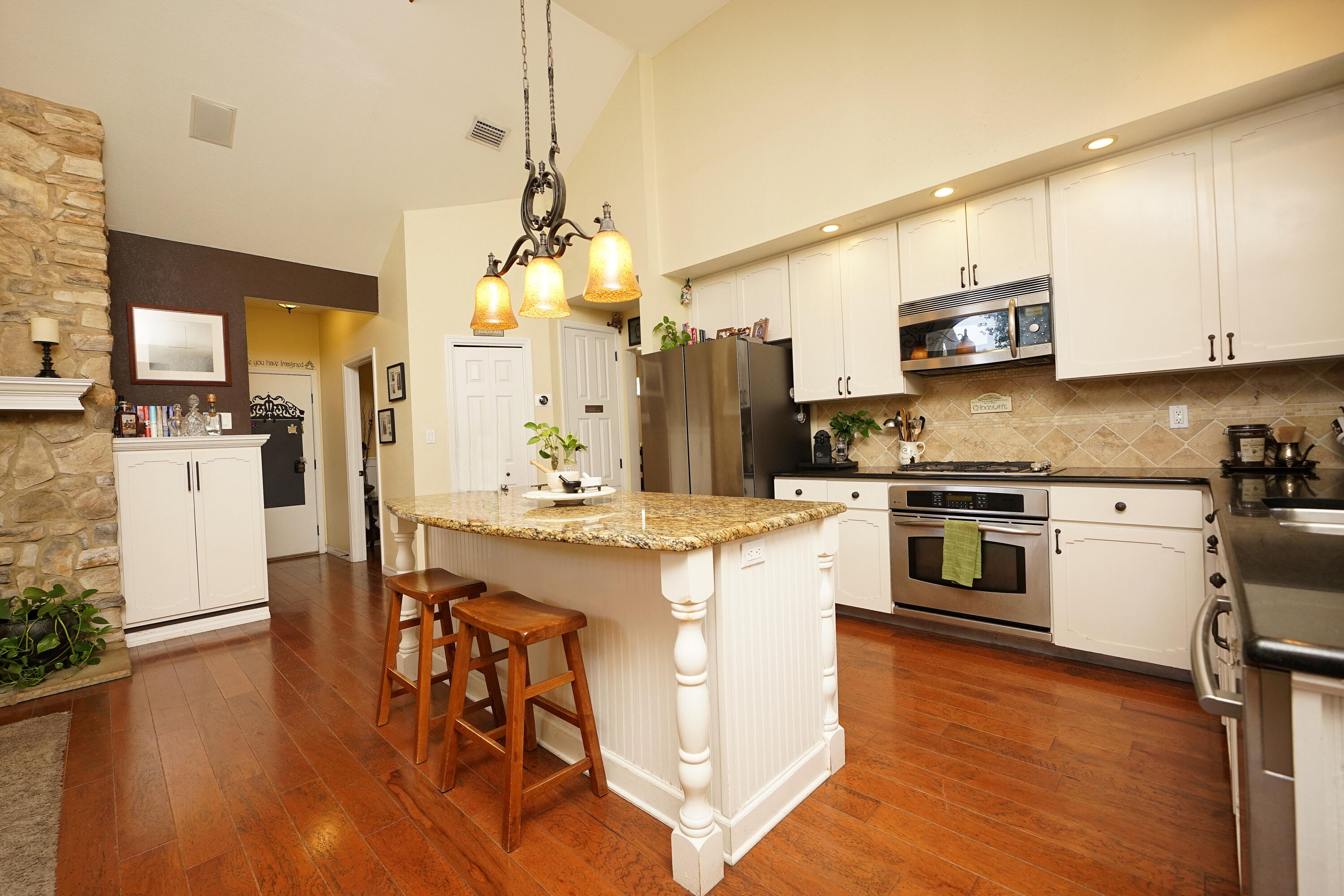 ROCKY BAYOU COUNTRY CLUB ESTATES 10 - Residential