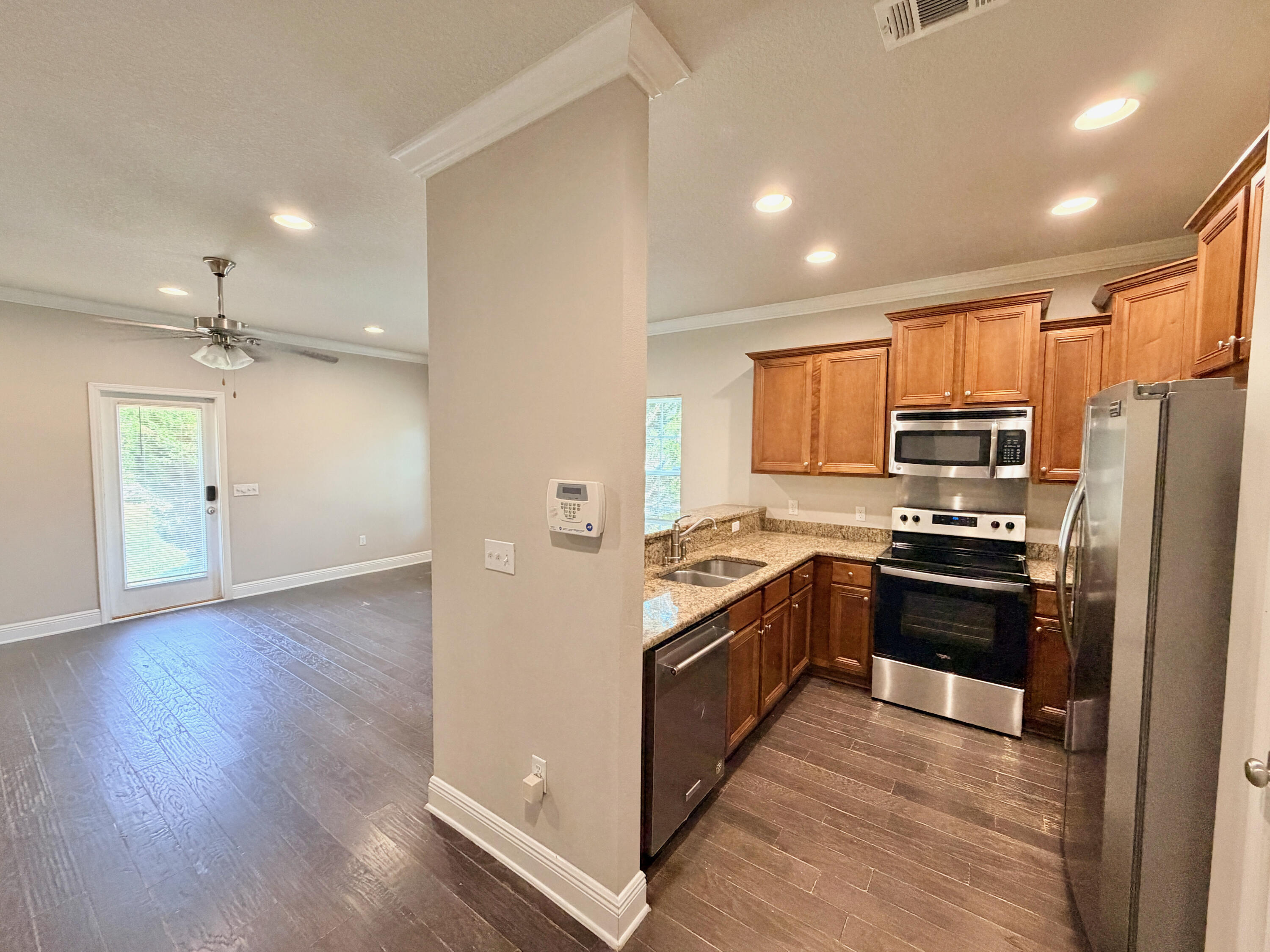 16 W Shady Oaks Lane UNIT A