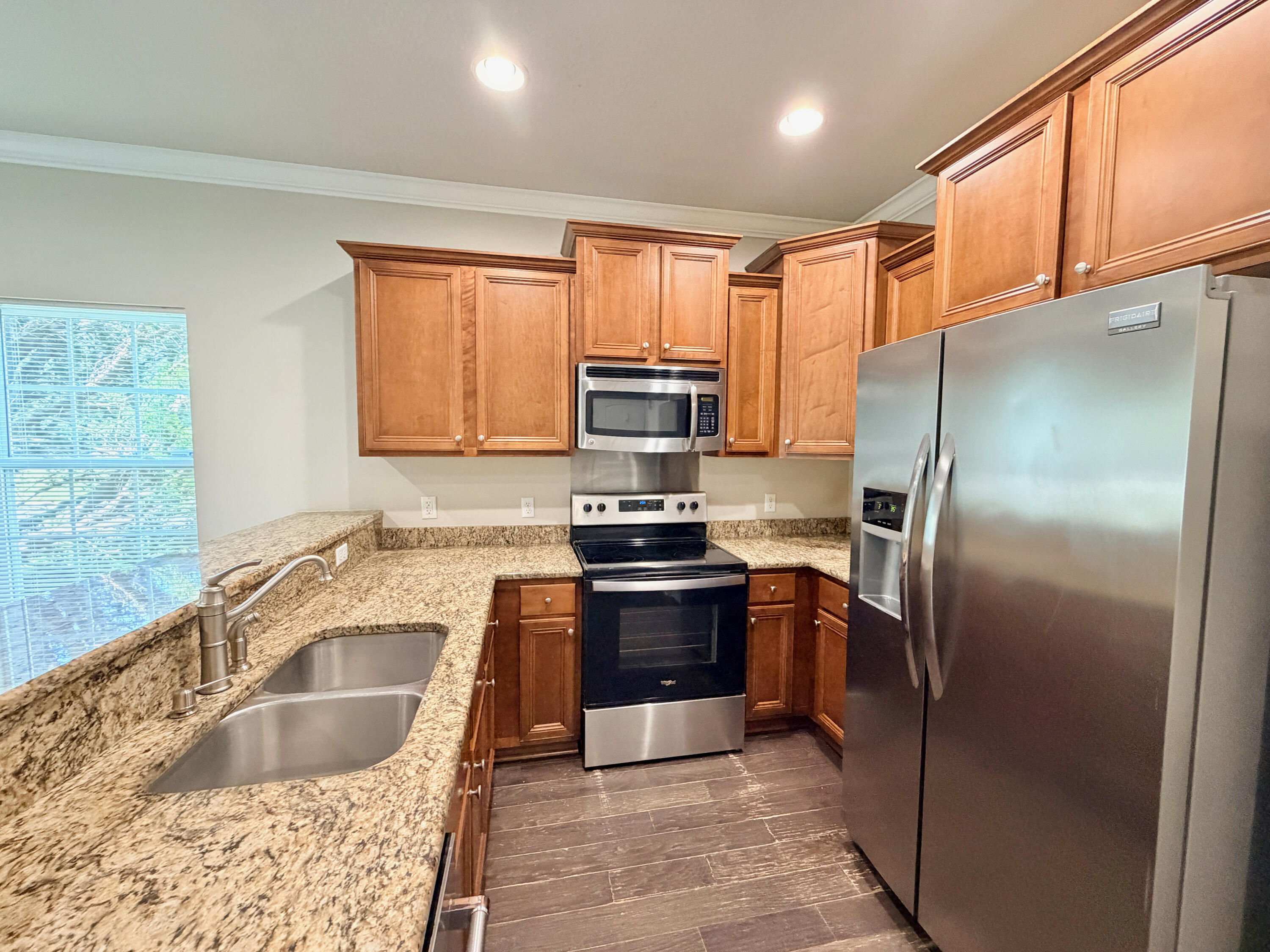 16 W Shady Oaks Lane UNIT A