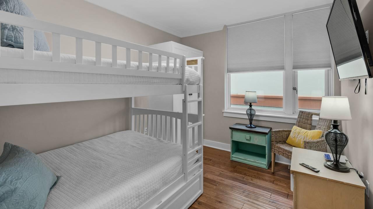 Gulf Place Six Palms - Residential