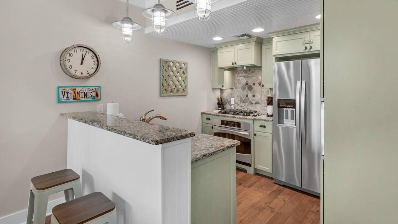 Gulf Place Six Palms - Residential