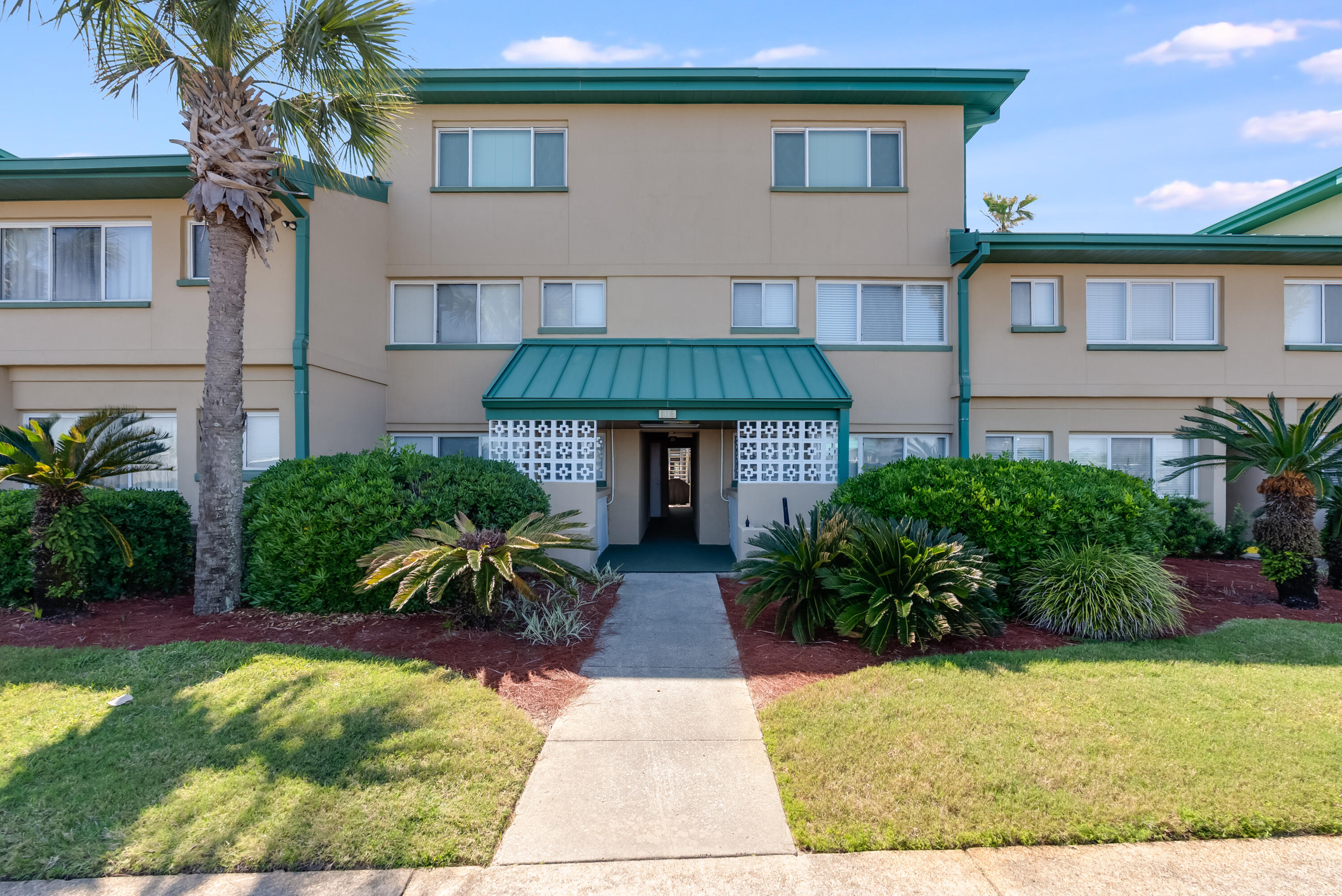 SEASPRAY CONDO - Residential