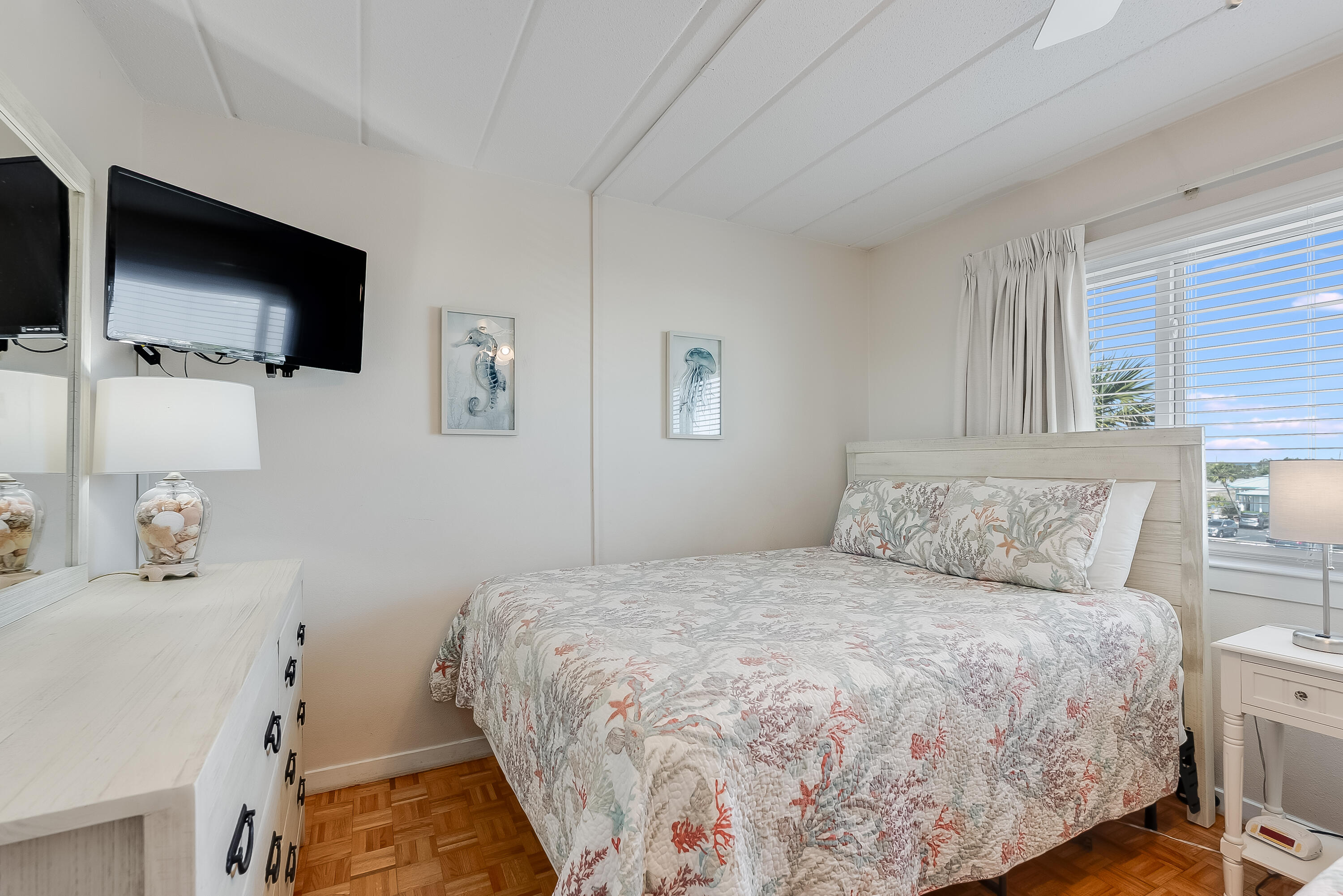 SEASPRAY CONDO - Residential