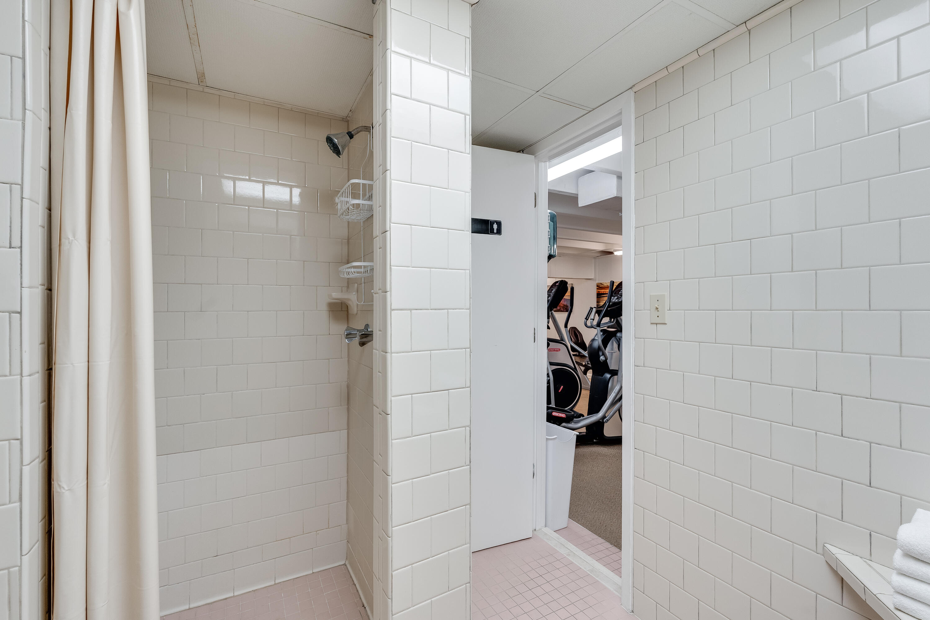 SEASPRAY CONDO - Residential