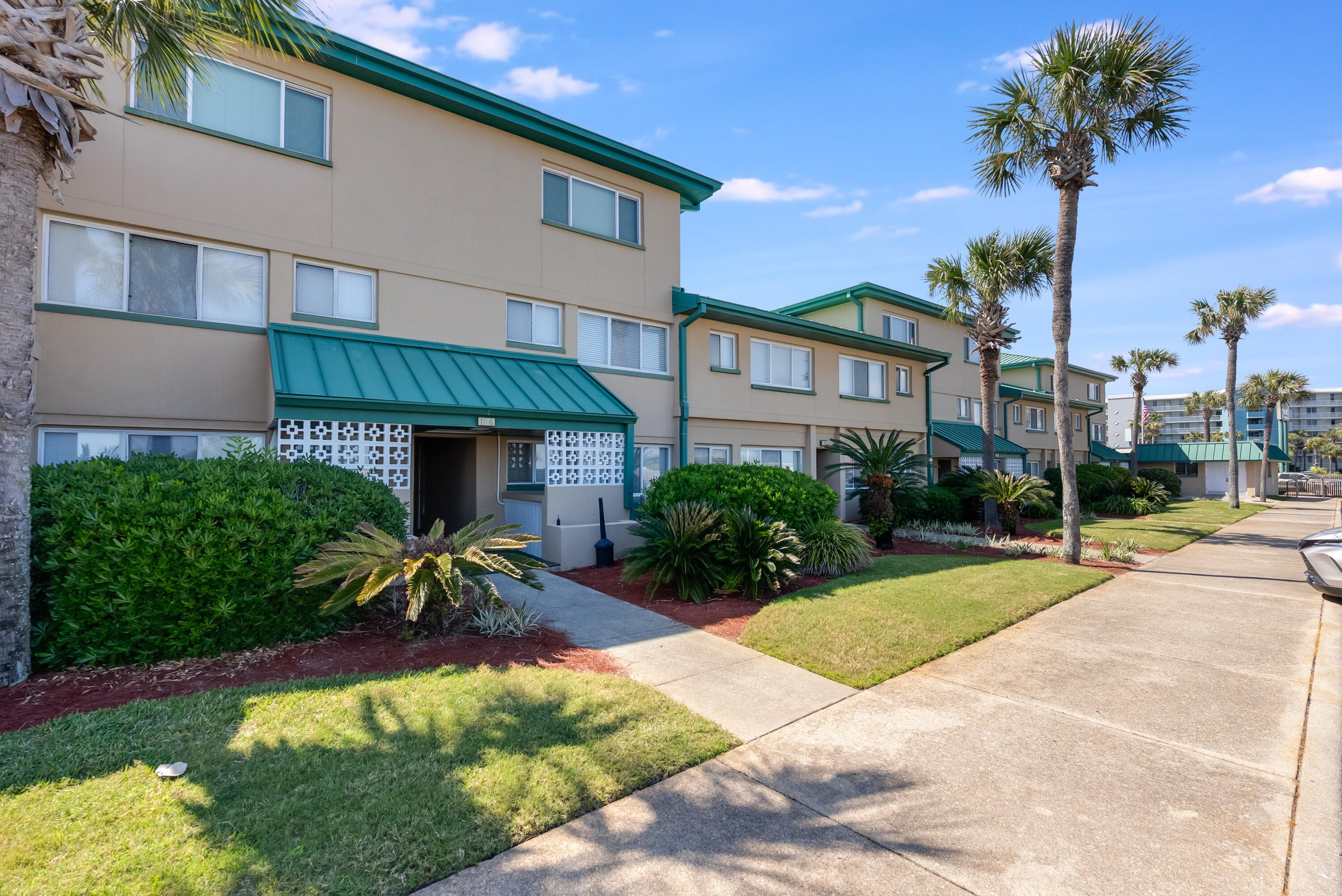 SEASPRAY CONDO - Residential