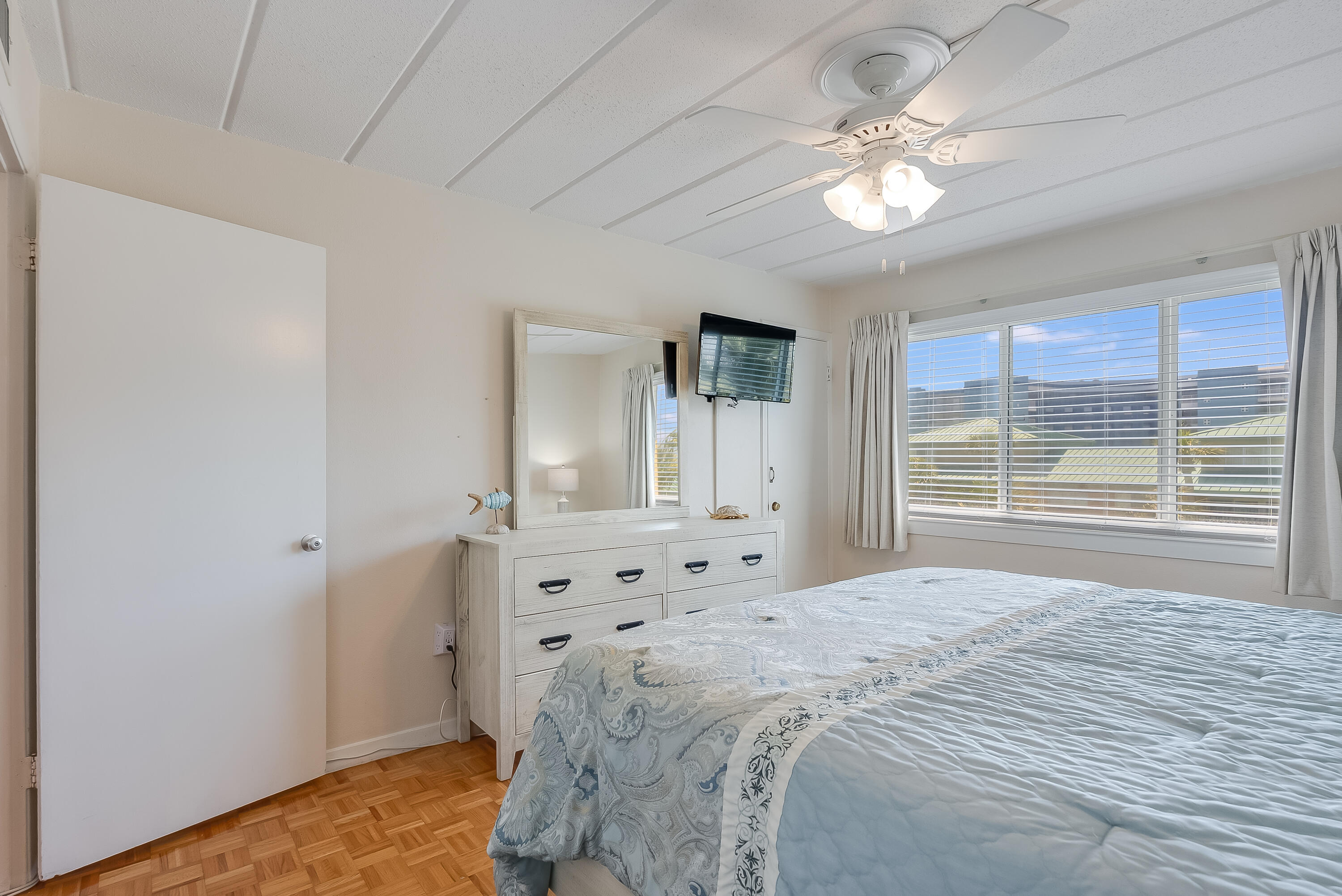 SEASPRAY CONDO - Residential