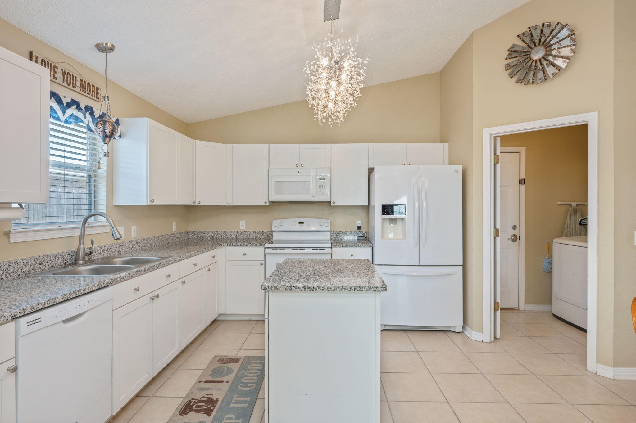 HIDDEN SHORES - Residential