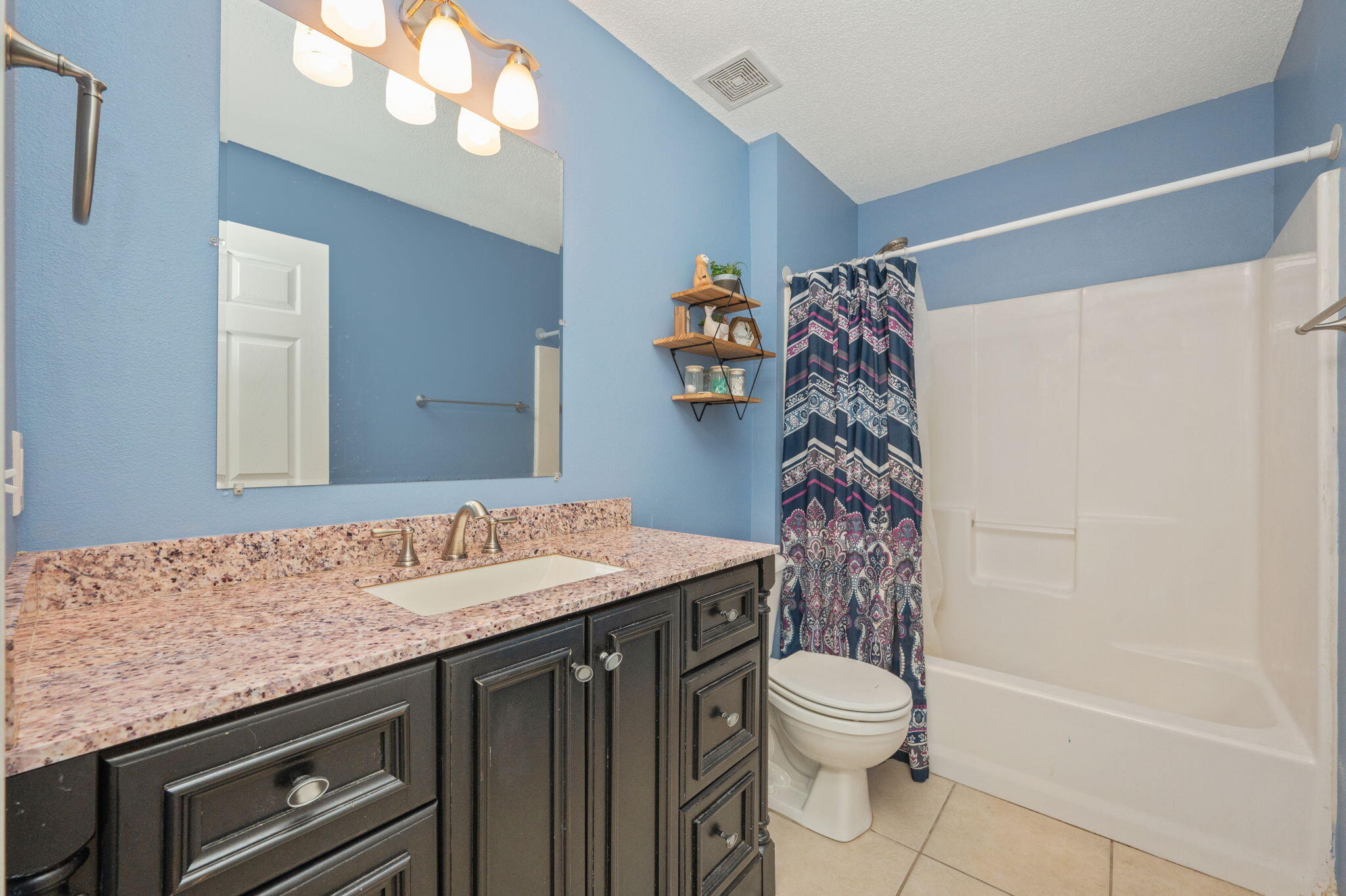 HIDDEN SHORES - Residential