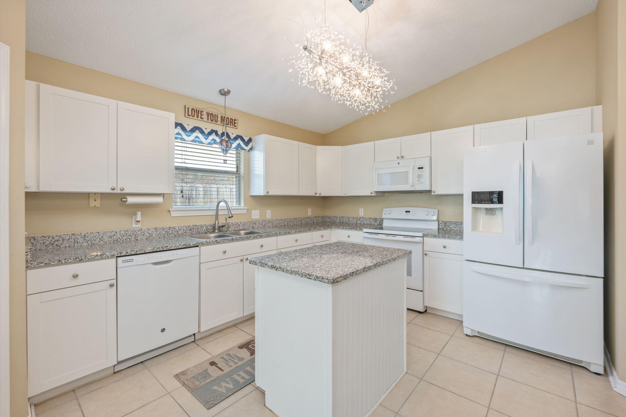 HIDDEN SHORES - Residential