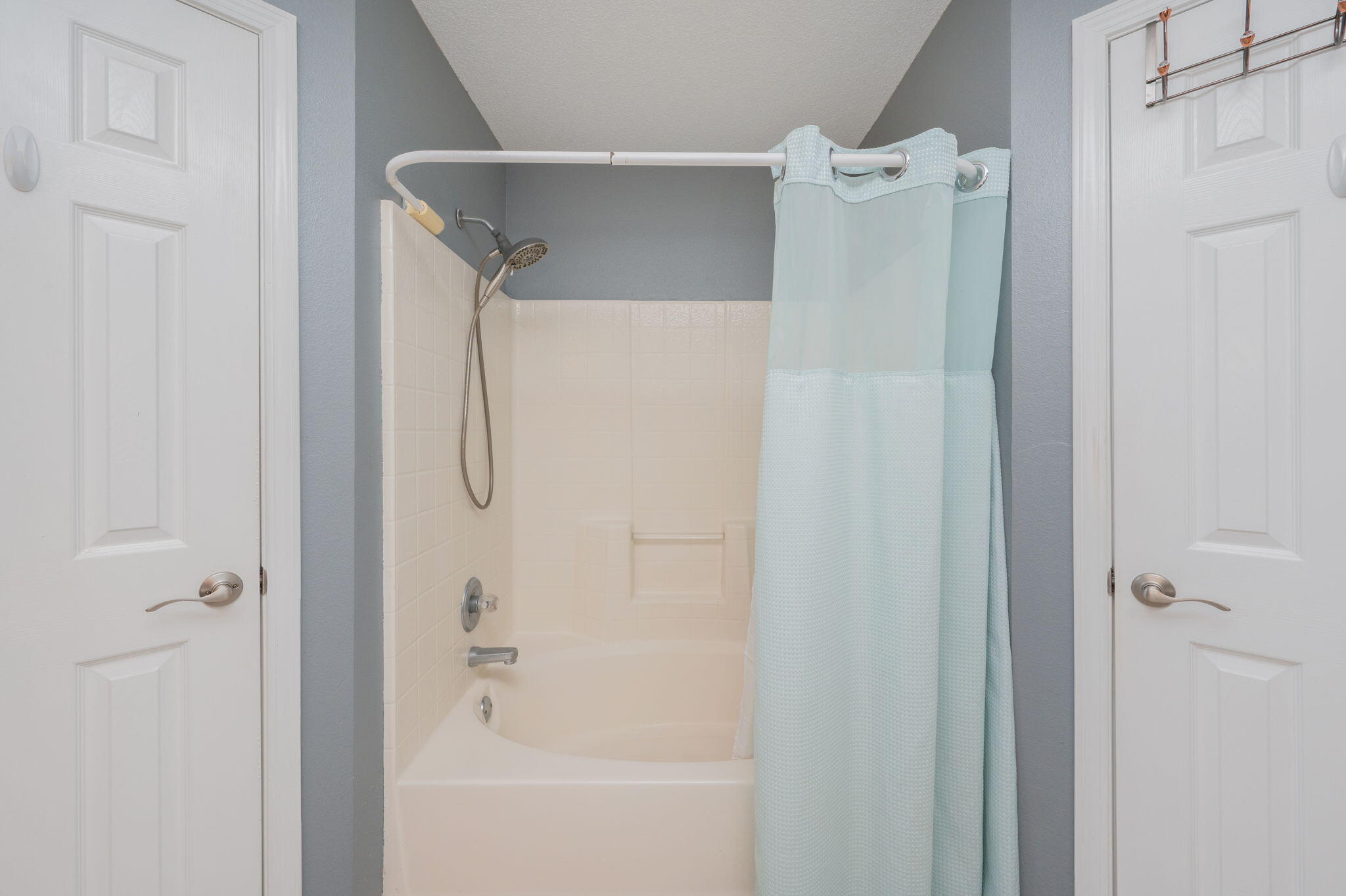 HIDDEN SHORES - Residential