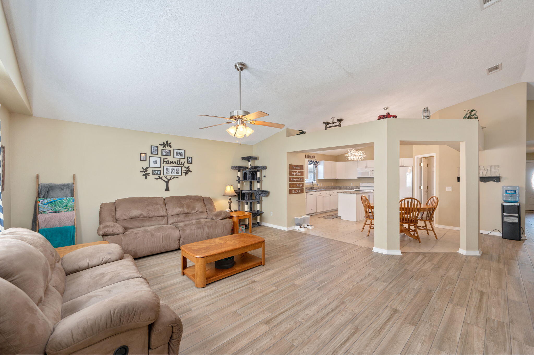 HIDDEN SHORES - Residential