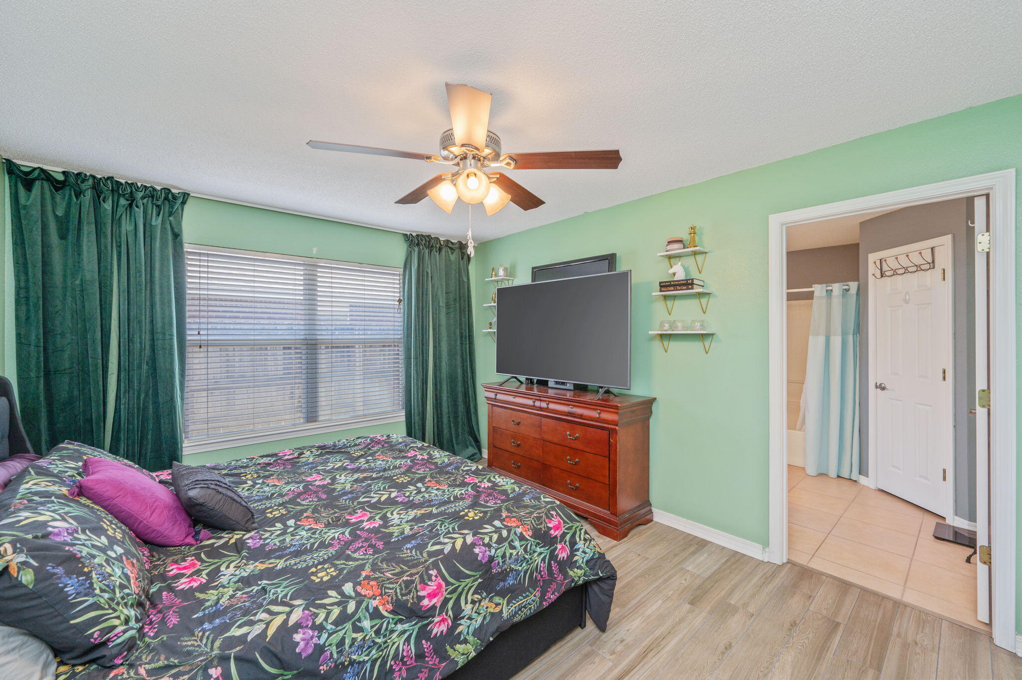 HIDDEN SHORES - Residential