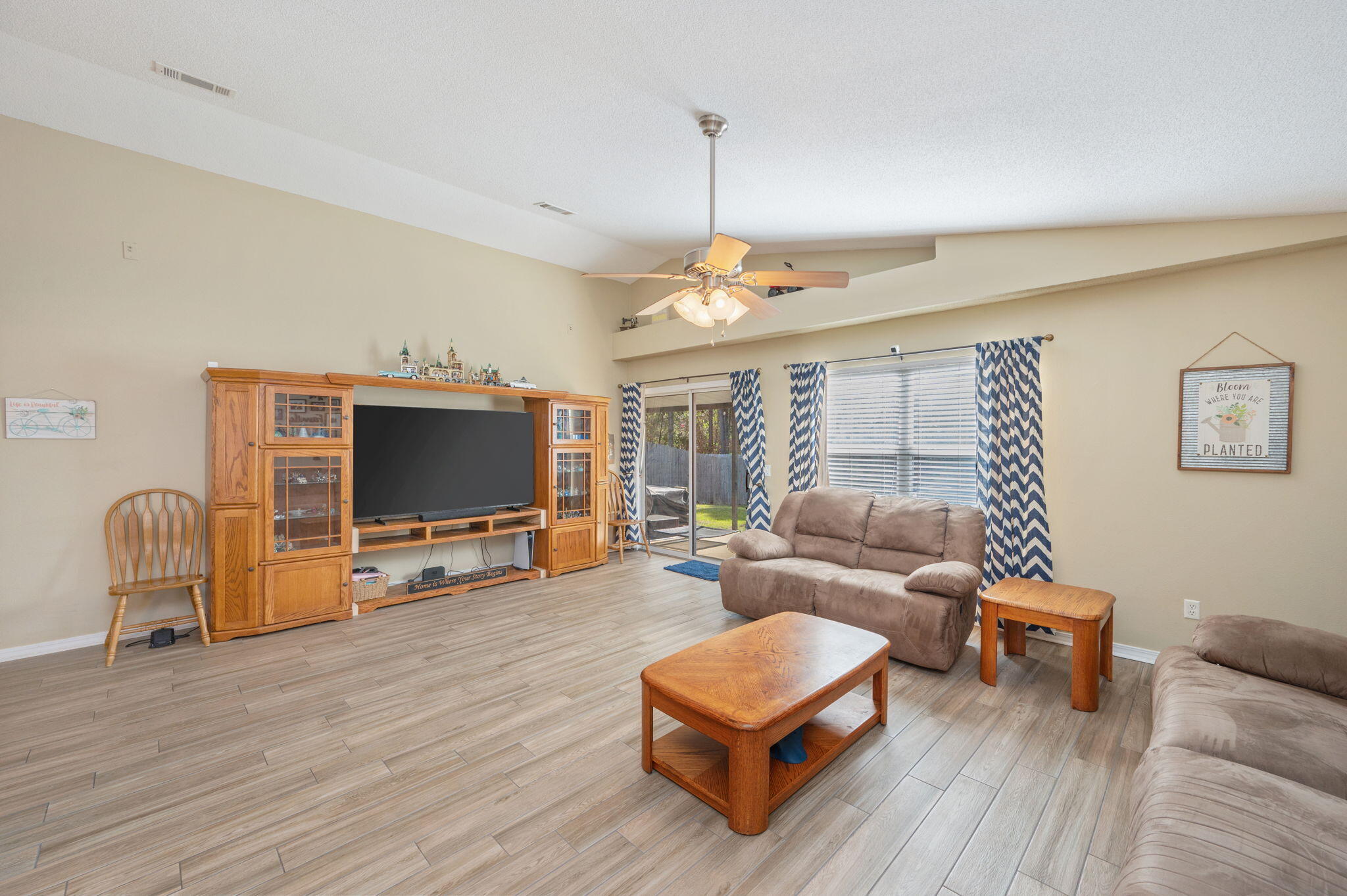 HIDDEN SHORES - Residential