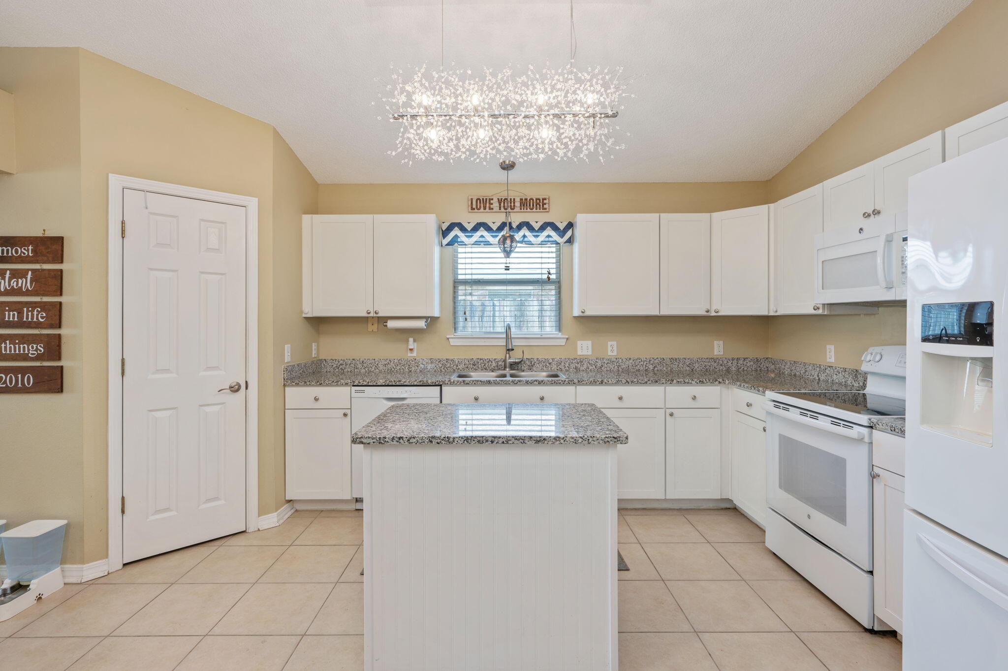 HIDDEN SHORES - Residential