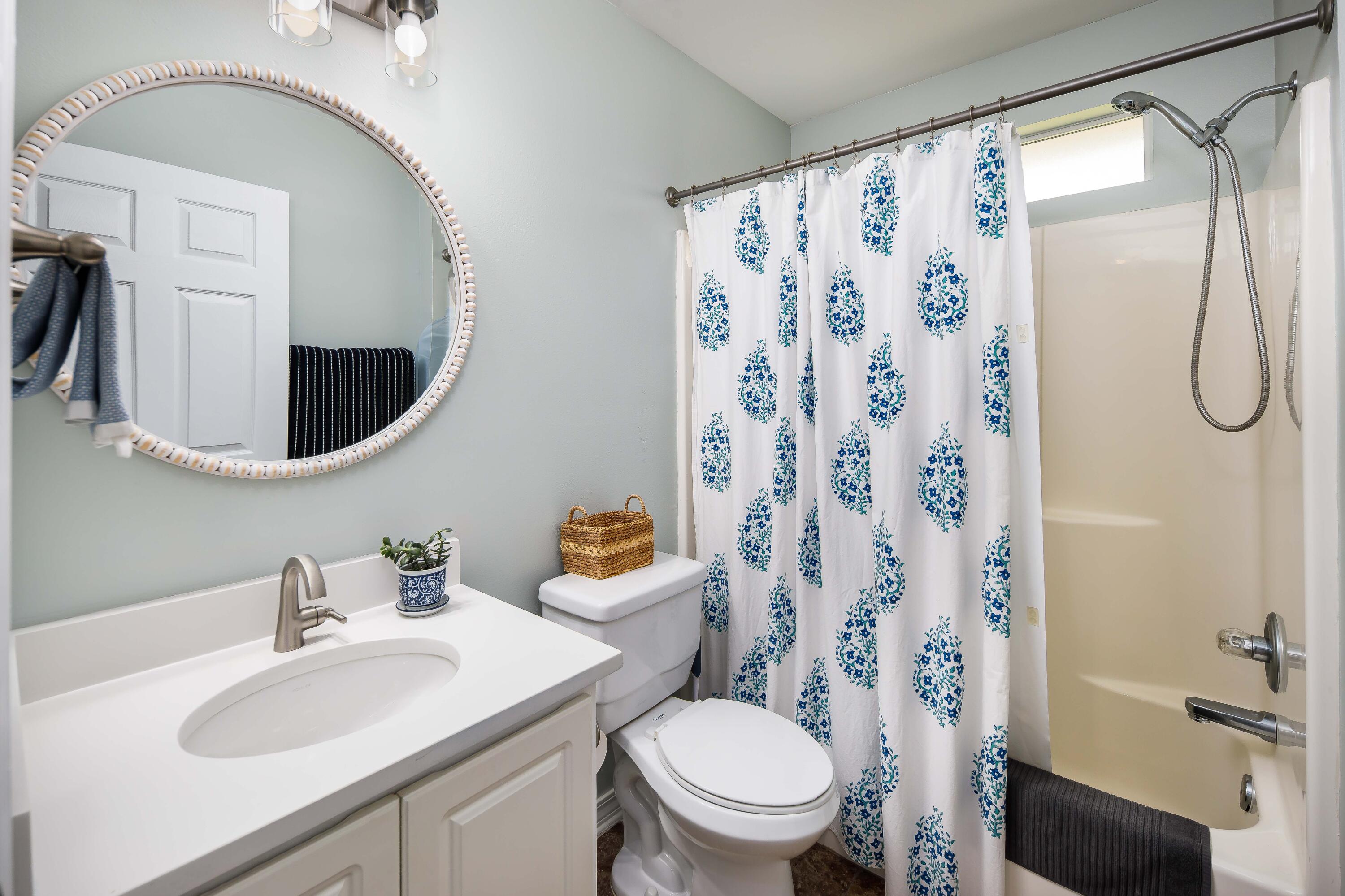 HOLLEY BY THE SEA - Residential