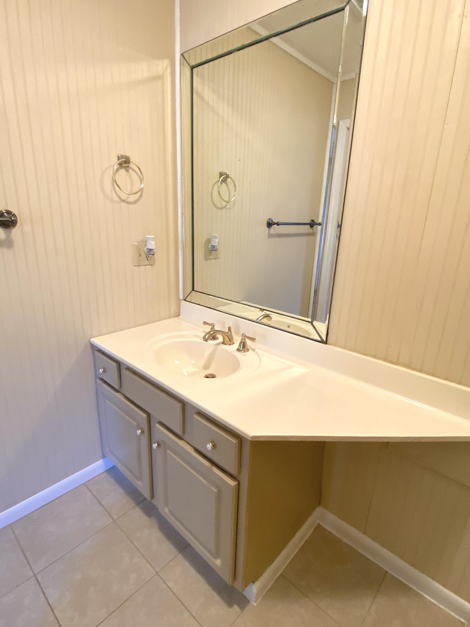 METES & BOUNDS - Residential Lease