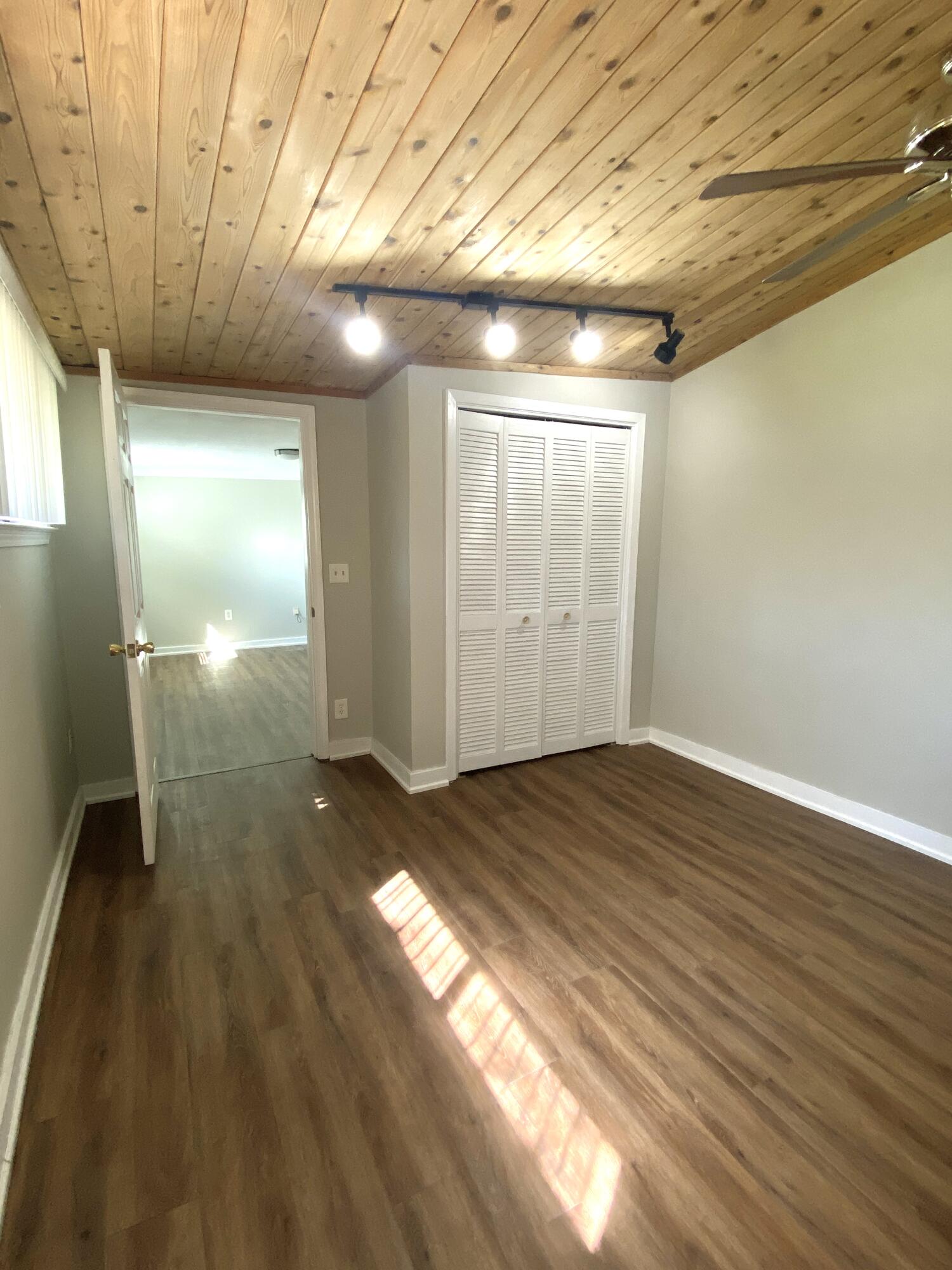 METES & BOUNDS - Residential Lease