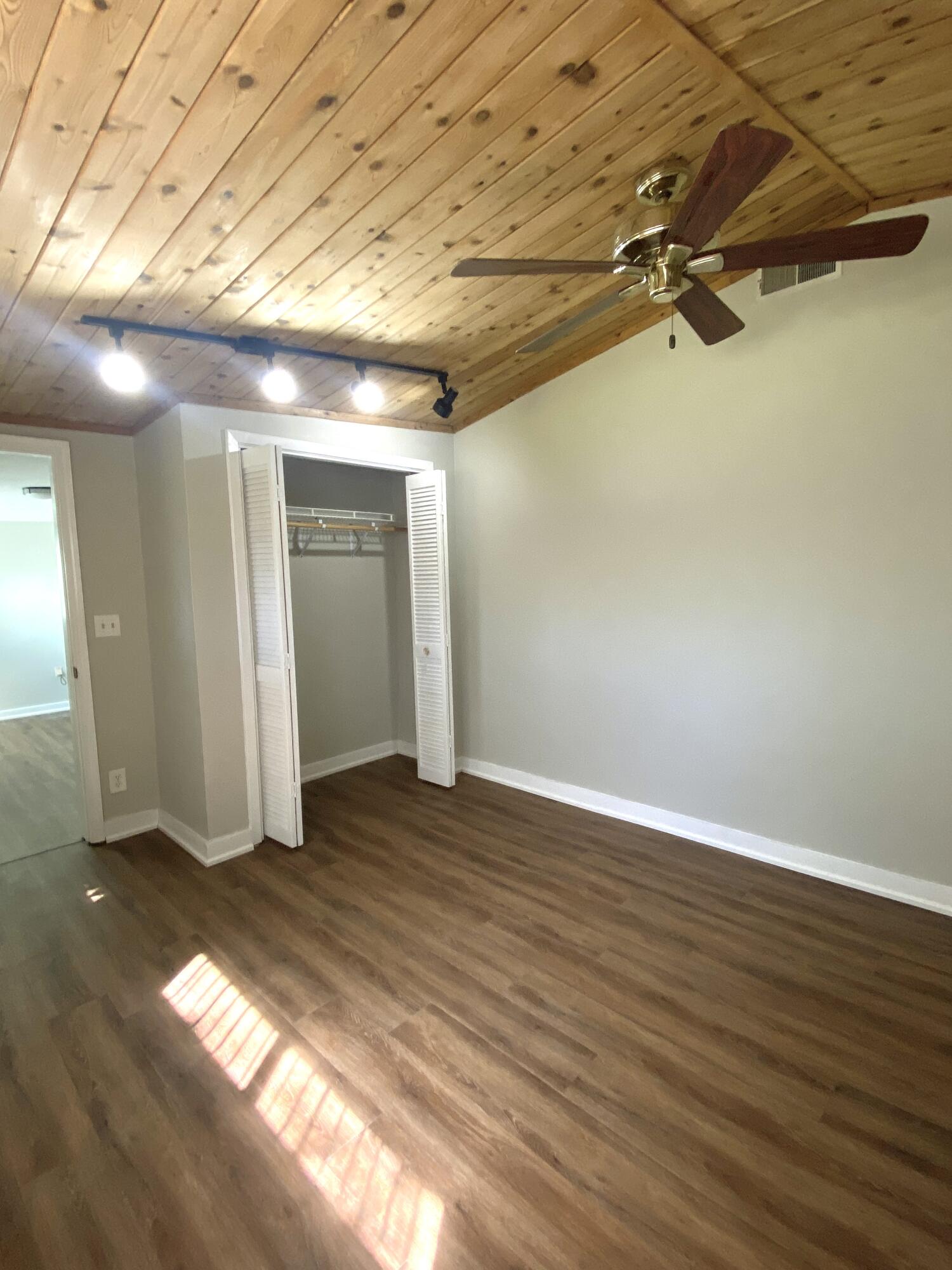 METES & BOUNDS - Residential Lease