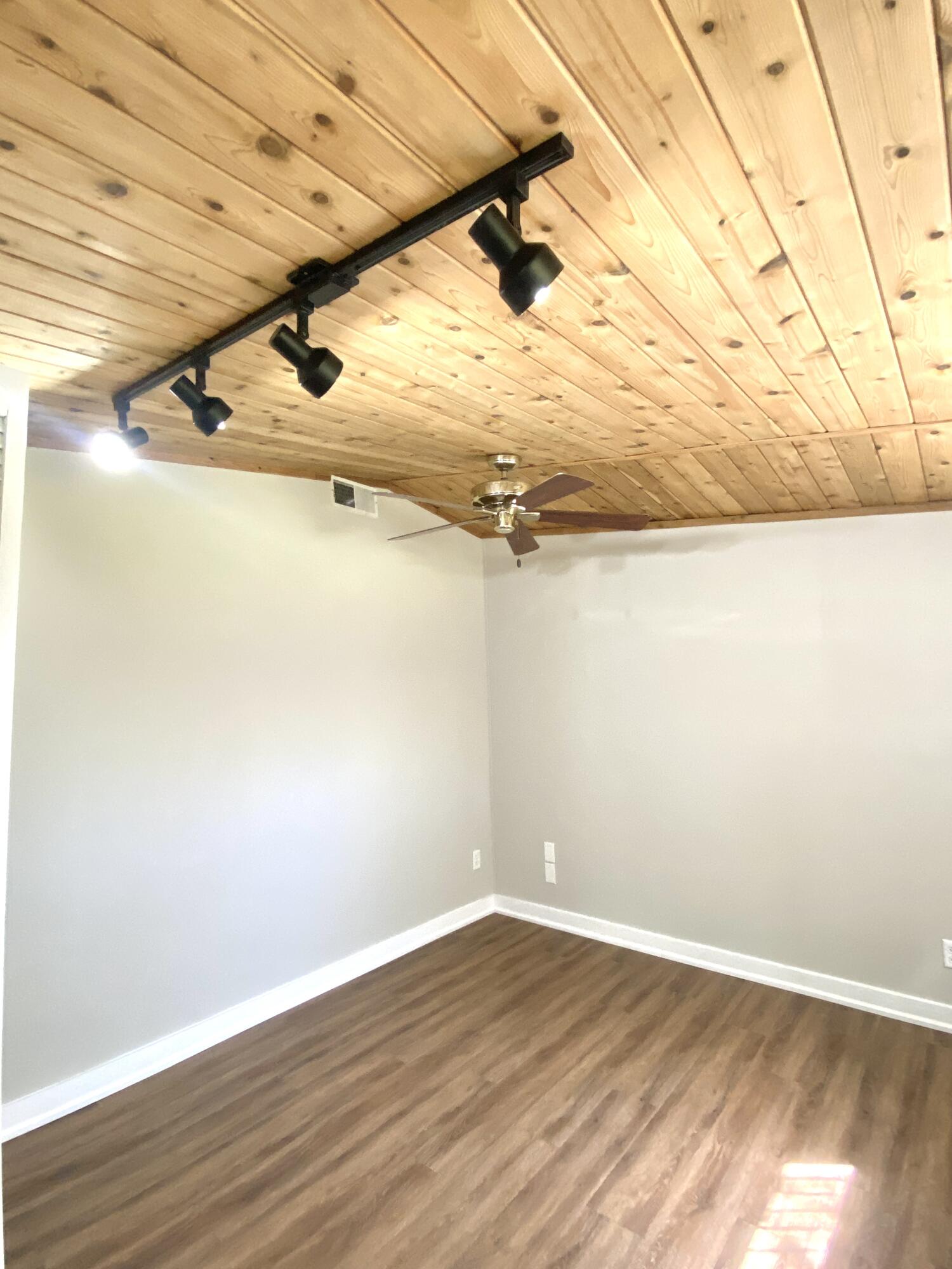 METES & BOUNDS - Residential Lease