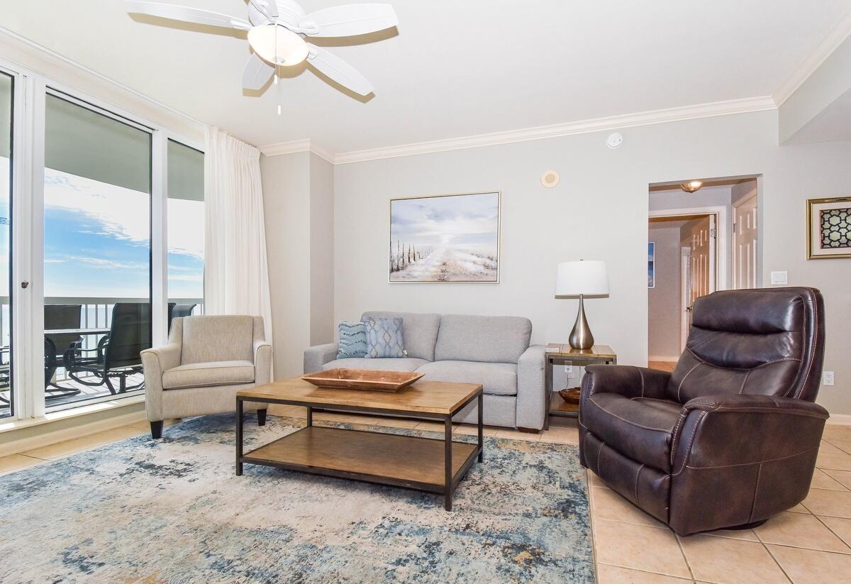 SILVER BEACH TOWERS - Residential