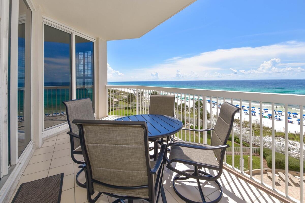 SILVER BEACH TOWERS - Residential