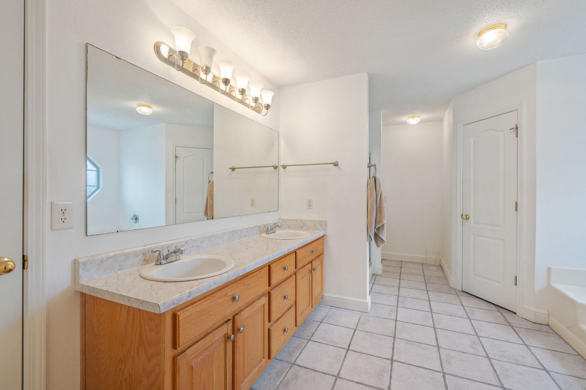 HERITAGE WOODS - Residential