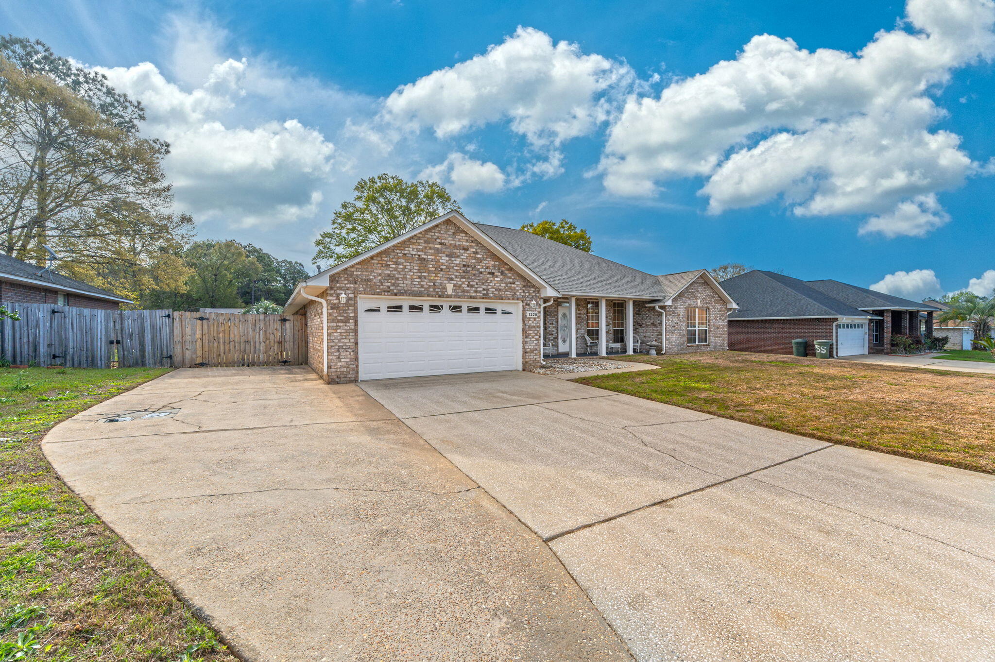 HERITAGE WOODS - Residential