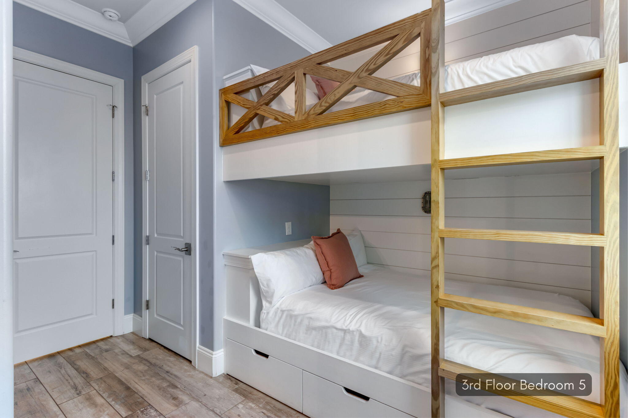 RICHARDS A E UNREC - Residential