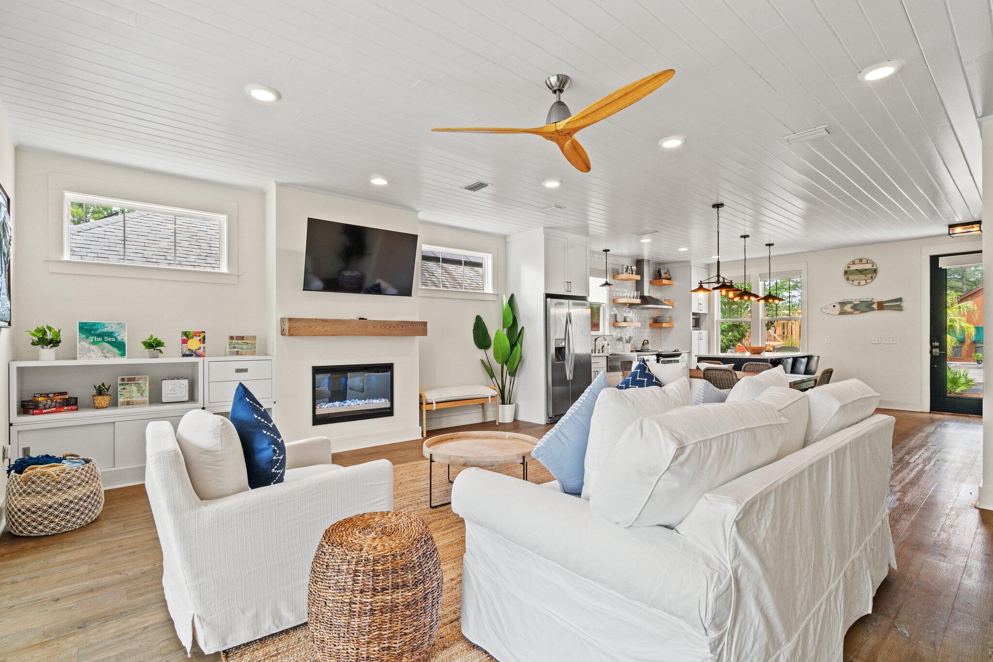 319 Pinetree Drive
