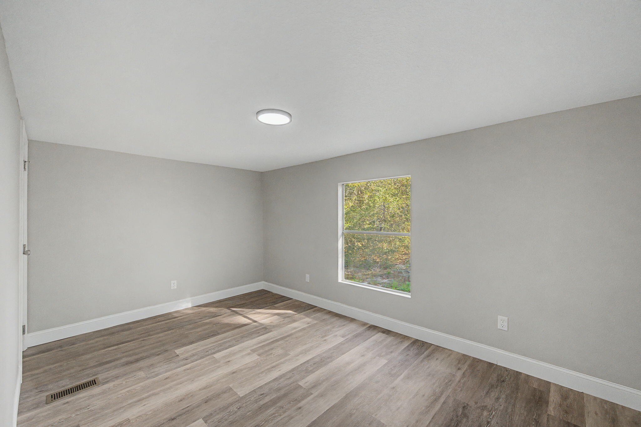 Juniper lakes estates unit 6 - Residential Lease