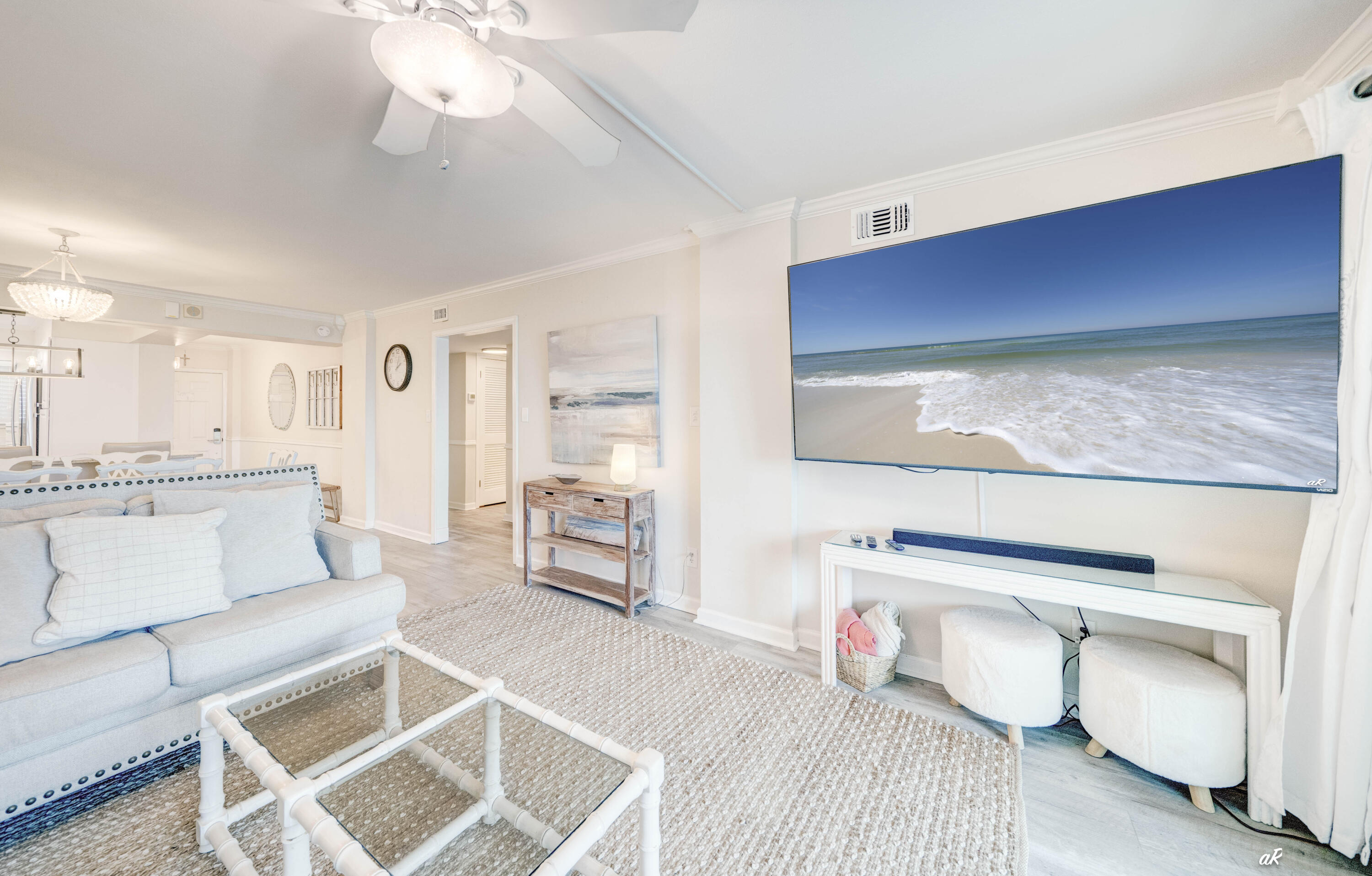 REGENCY TOWERS - Residential