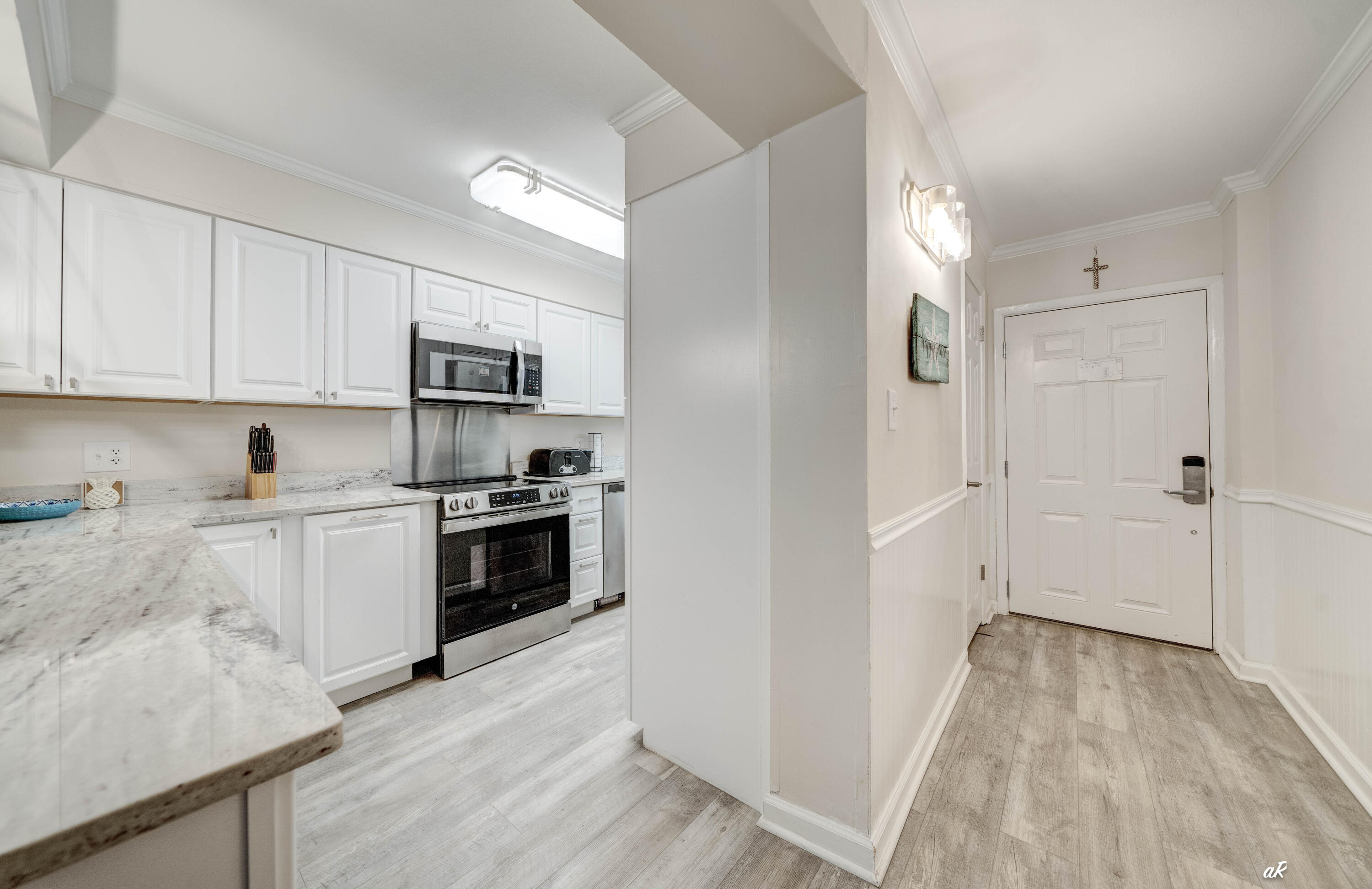 REGENCY TOWERS - Residential