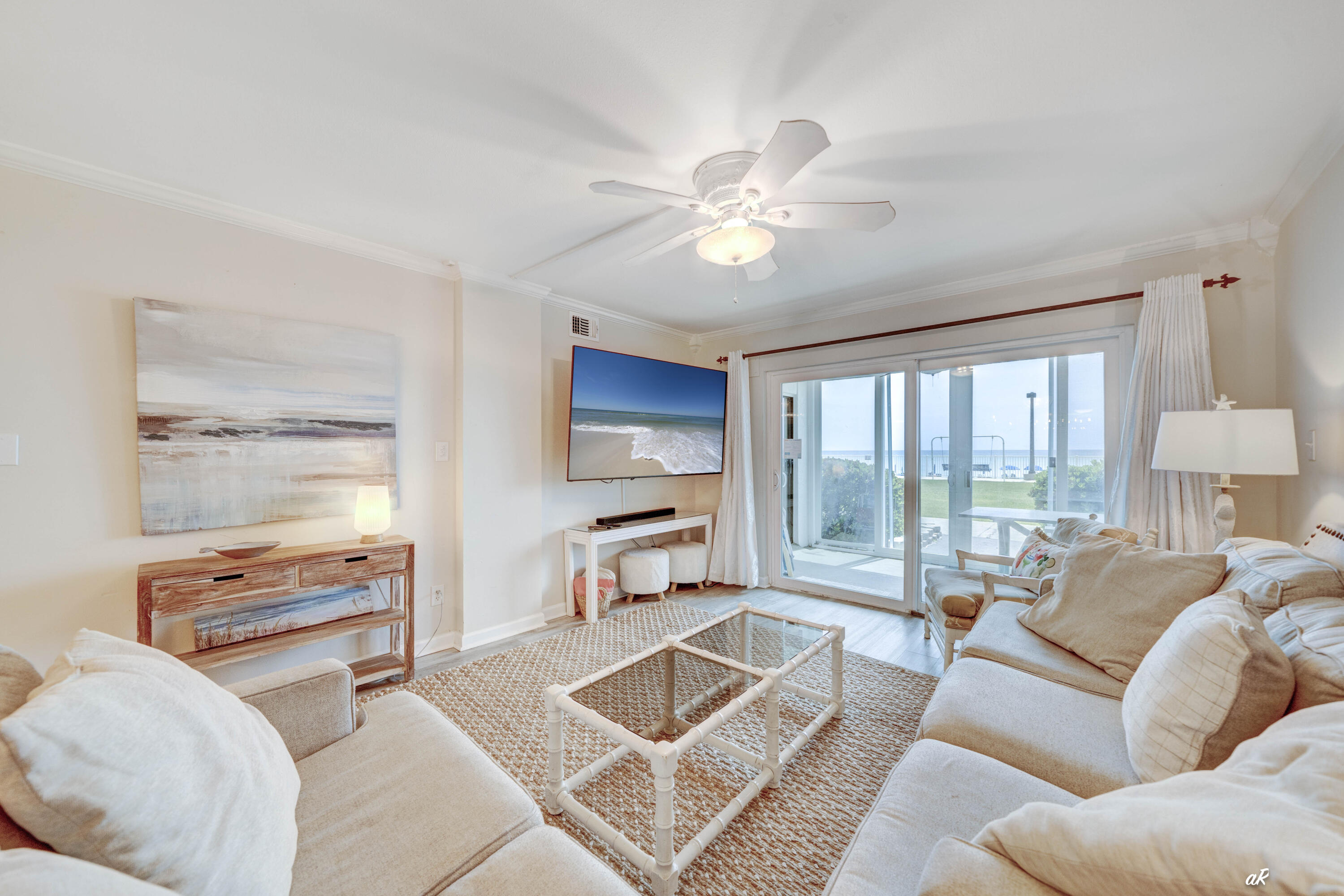 REGENCY TOWERS - Residential