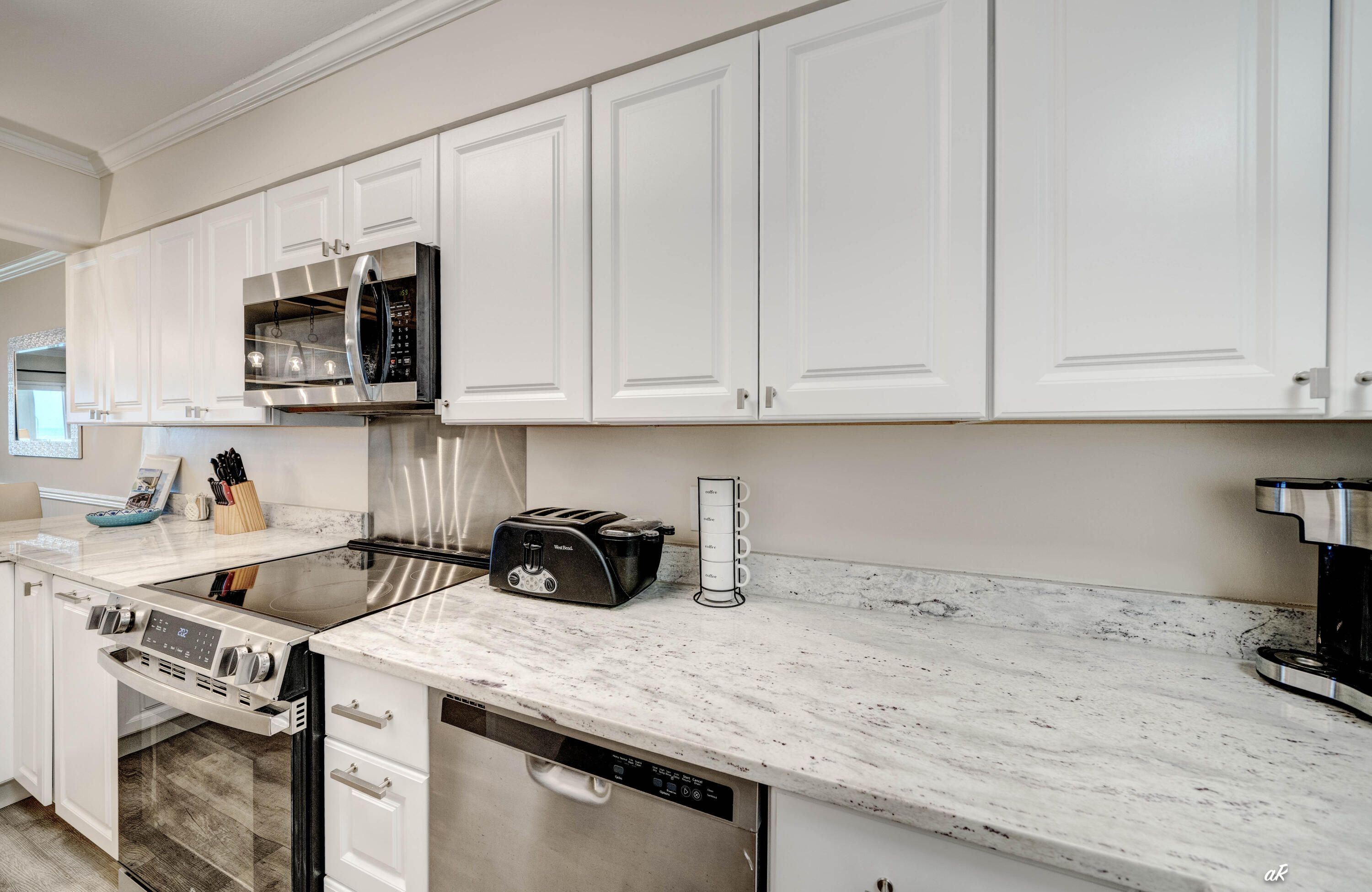 REGENCY TOWERS - Residential