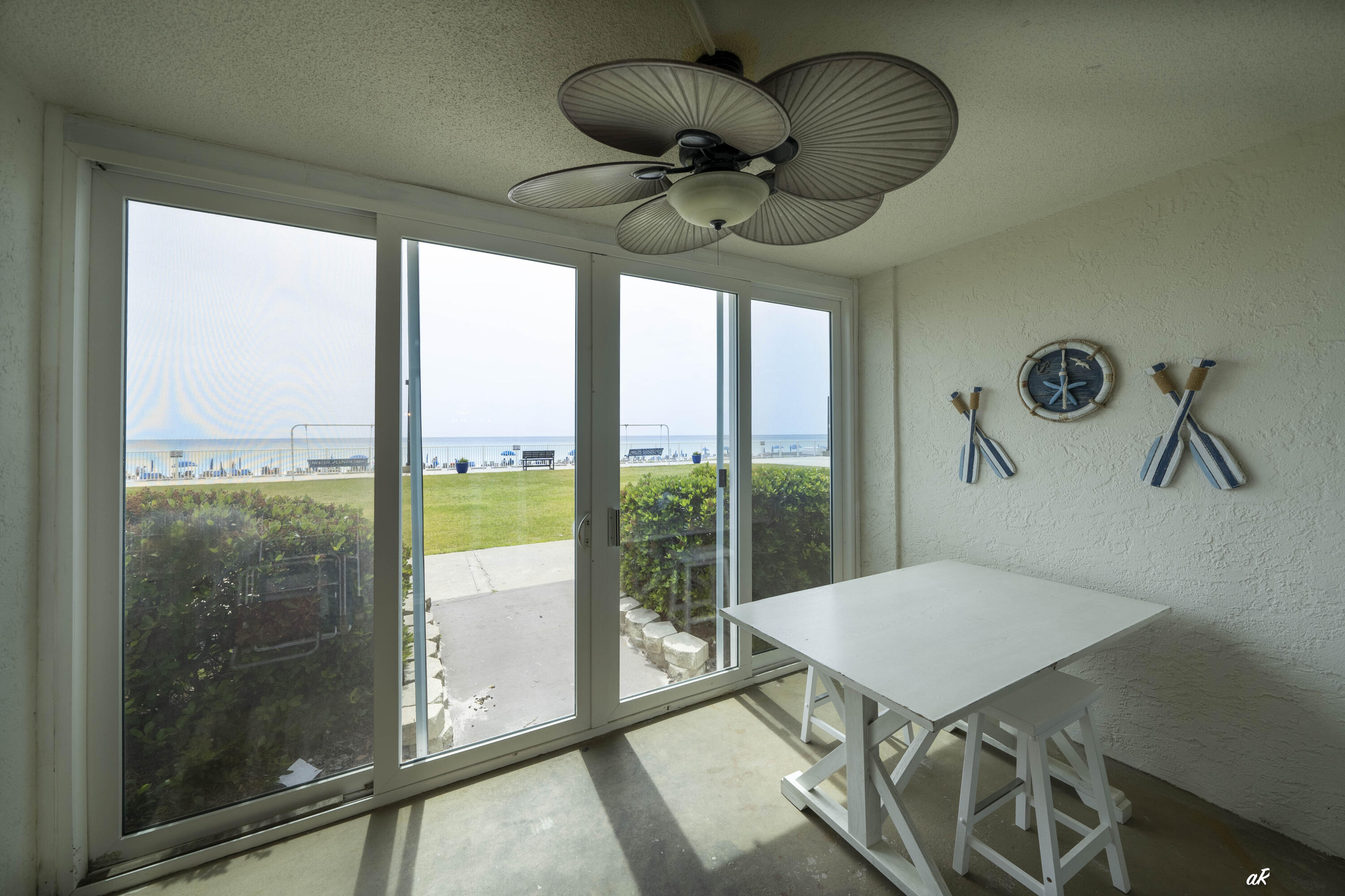 REGENCY TOWERS - Residential